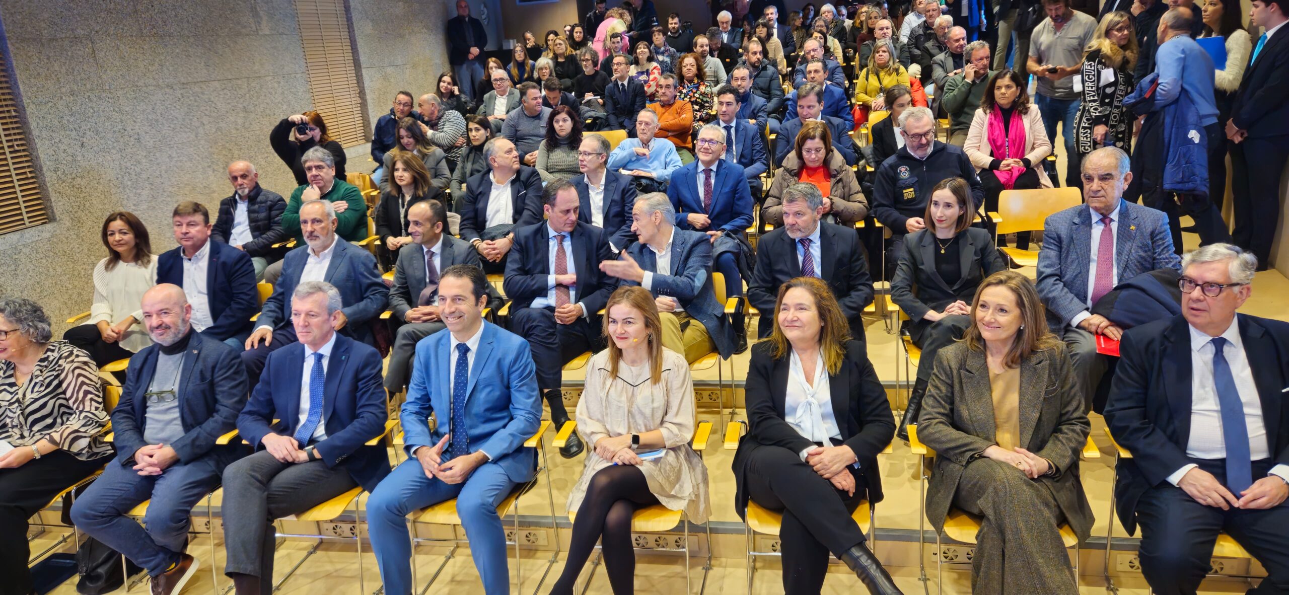 20250121_vicepresidenta luisa sanchez presentación proxecto desenvolvemento mar3