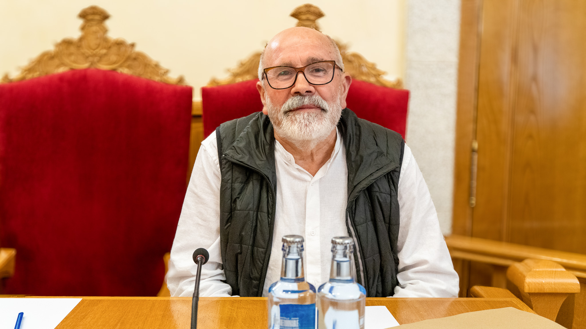 28012025 Xose Martínez Tato no salón de sesións da casa do concello