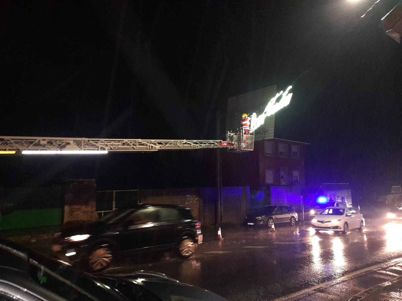 Asegurar elemento de Nadal en Ribeira