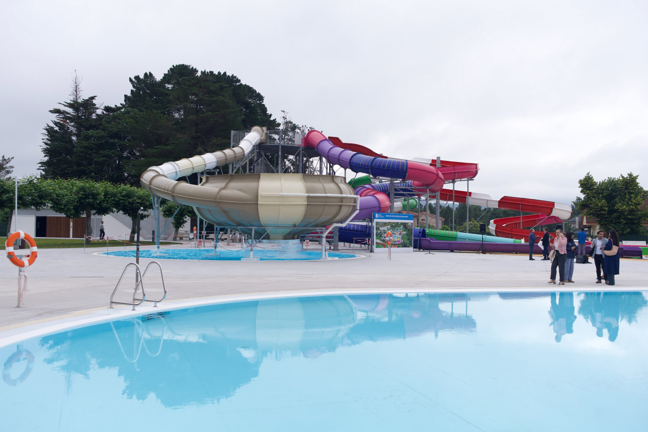 Foto tobogáns parque acuático Monterrei_3