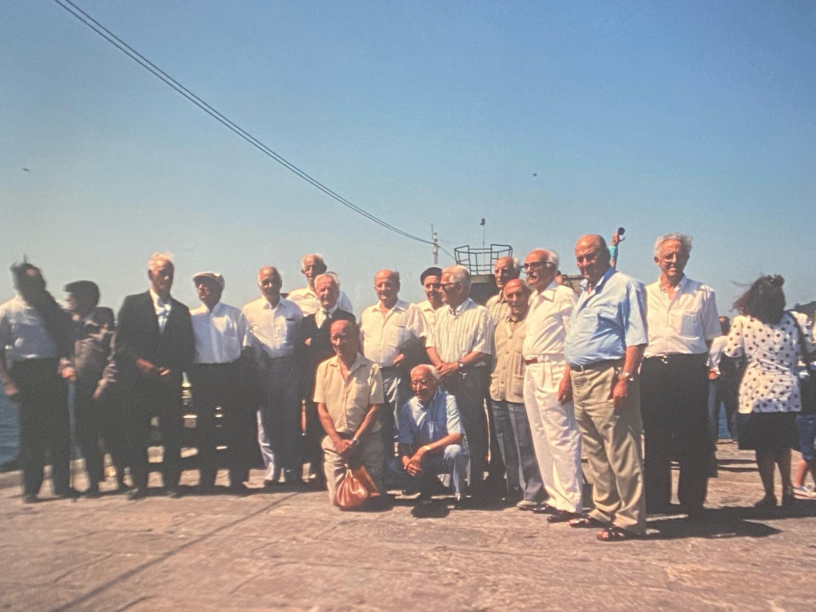 FotogramaVisitaConPresosASanSimonEn1992