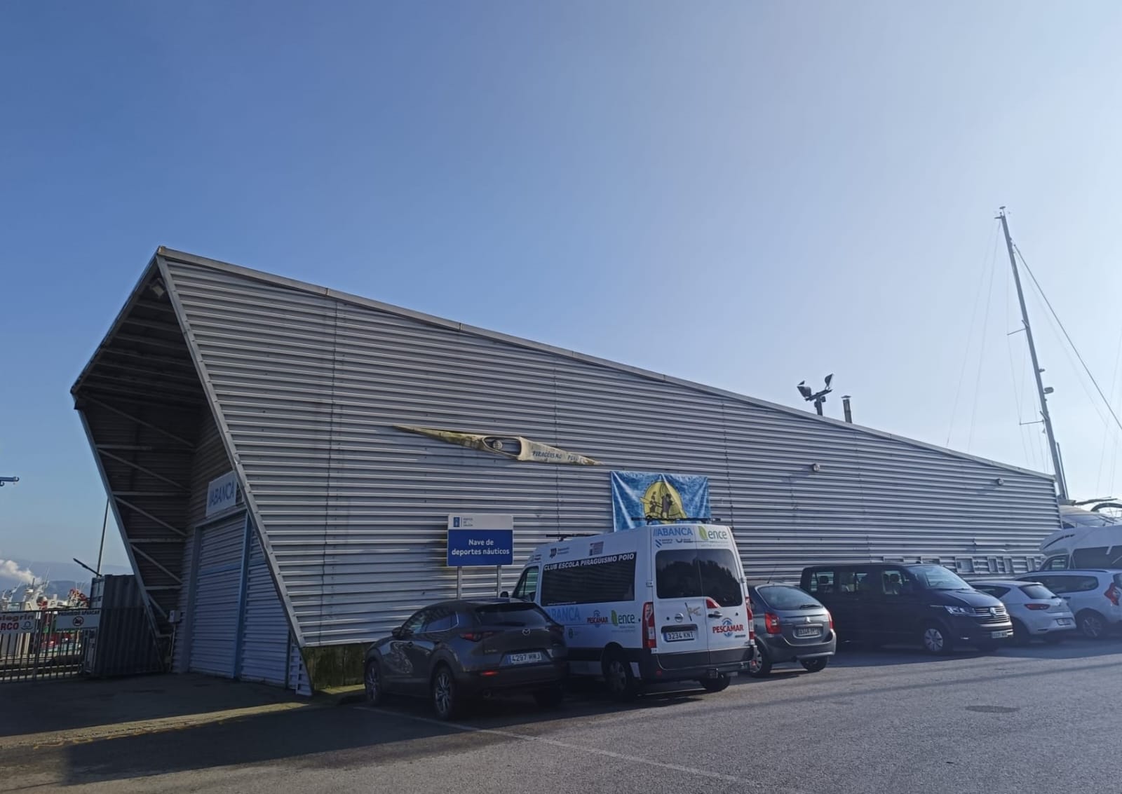 NaveRemoPoioCombarro