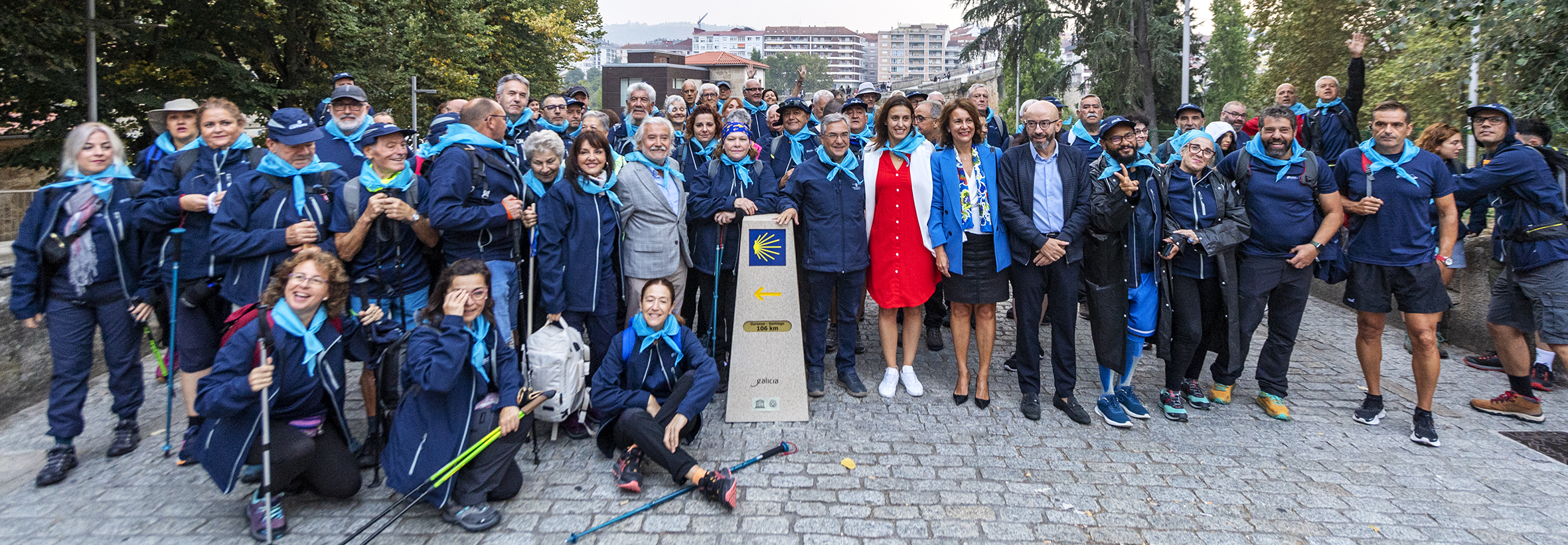 Saída de participantes das camiñatas por etapas 2024 2