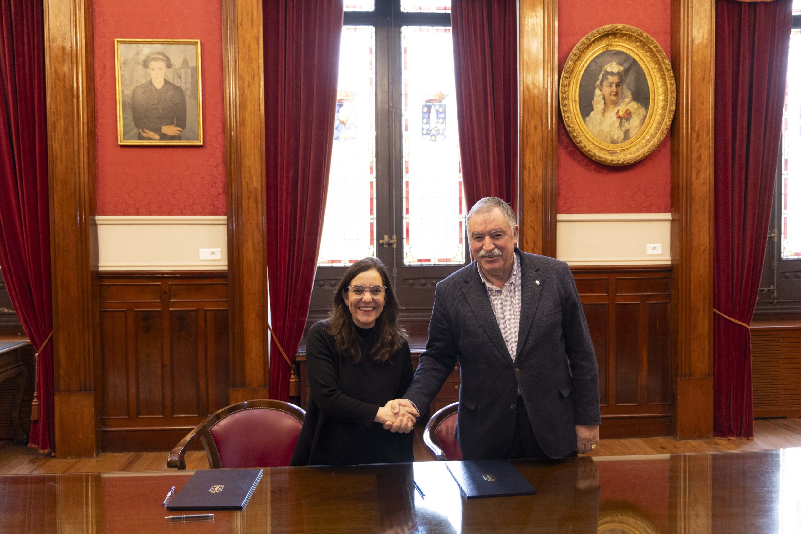 apg_20250113_ALCALDESA_ALCALDE_OLEIROS_ANGEL_GARCIA_CAMION_BOMBEIROS