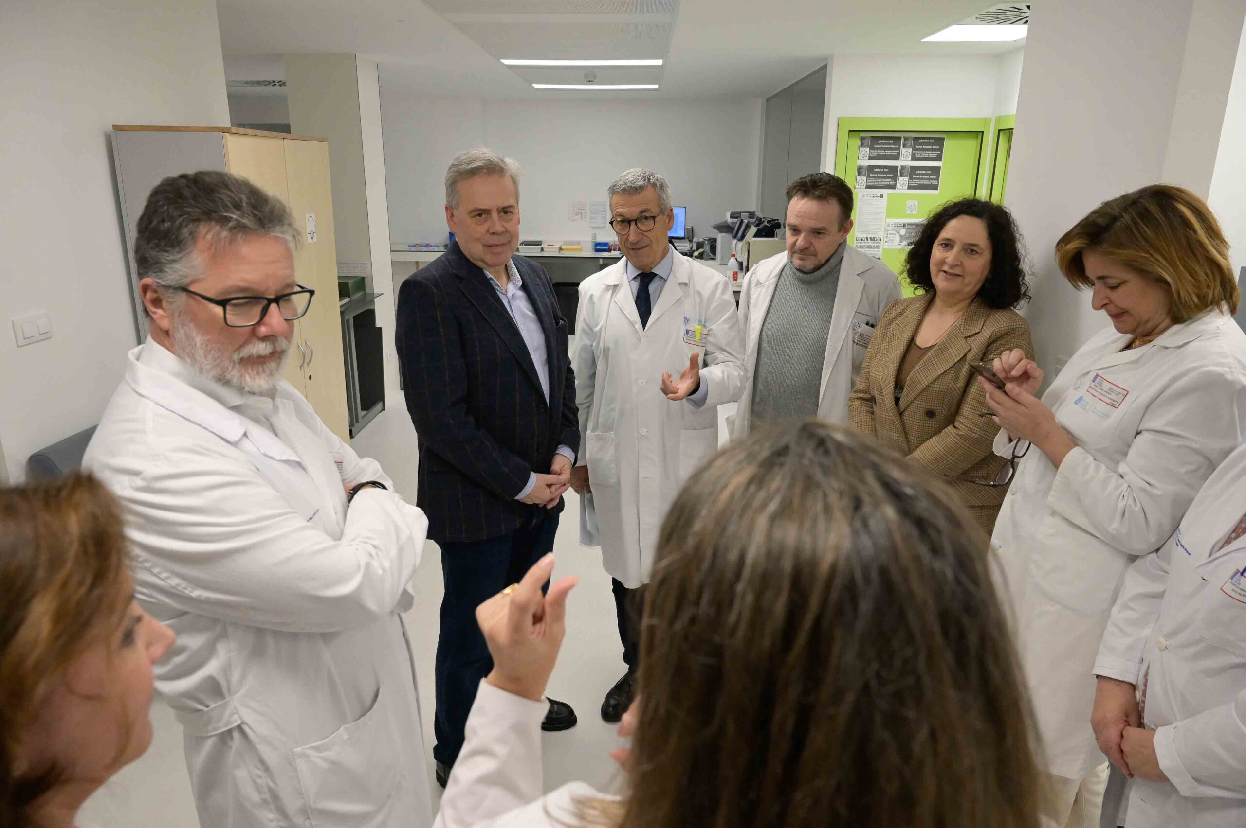 20250222 Visita conselleiro Sanidade Laboratorio urxencias CHUAC5