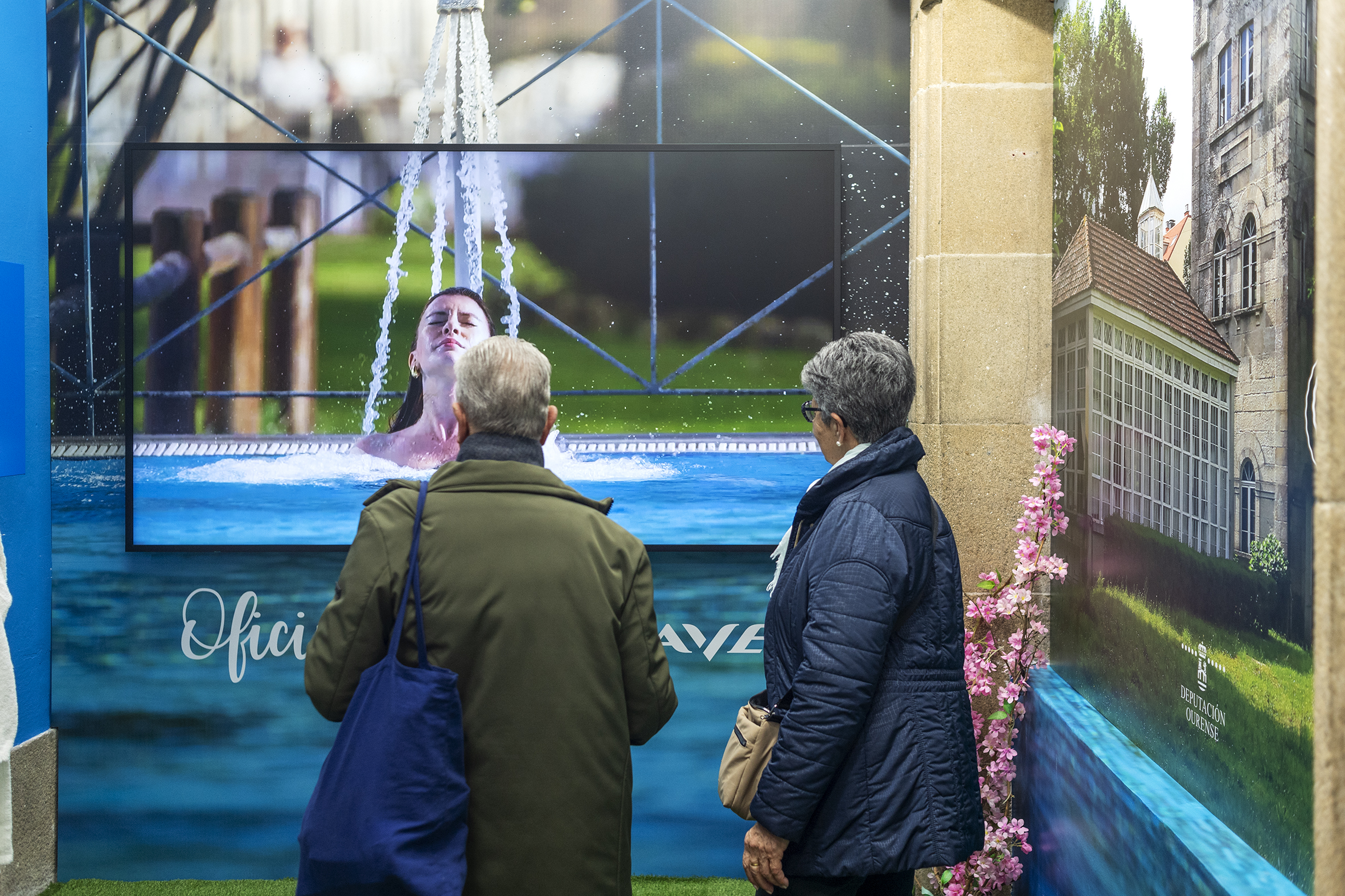 Apertura da “Oficina Termal Ave” na estación de tren “Ourense Empalme”.