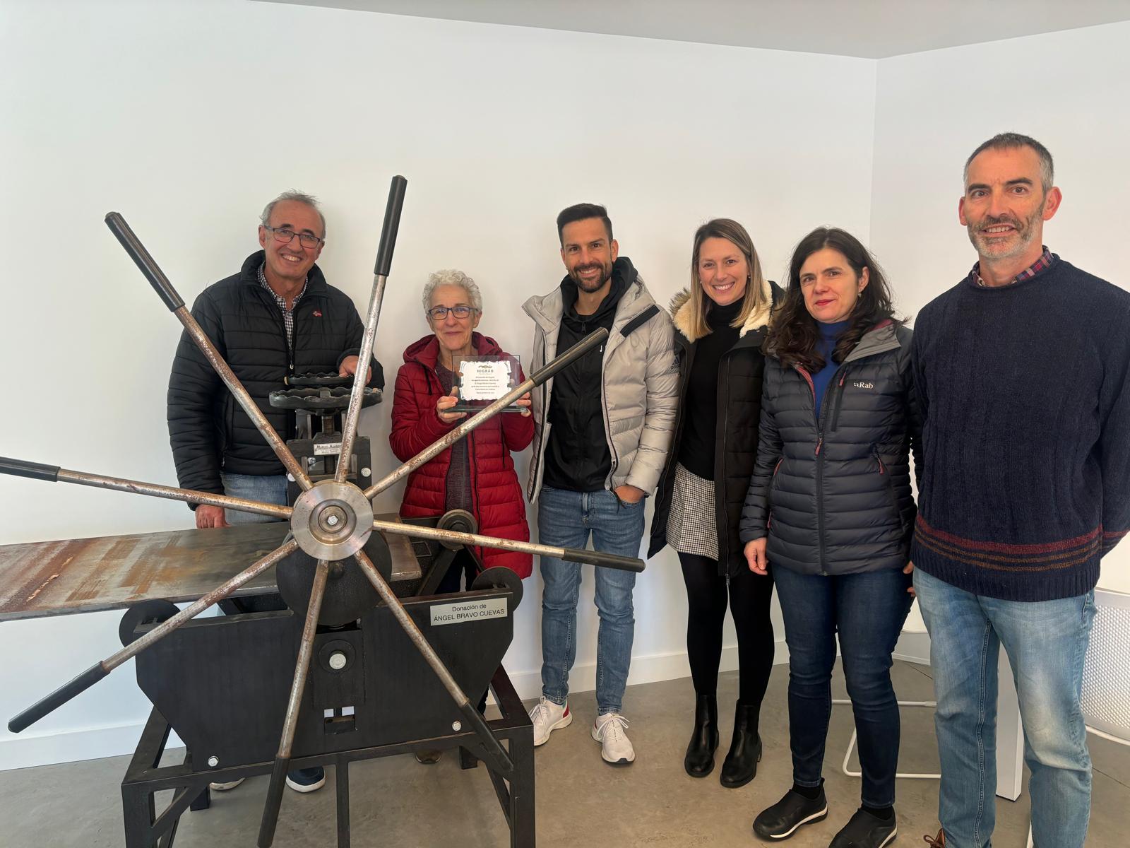 Alcalde,ConcejalesCulturayEducacionIsabelBravoAnaBarbarayAlumno