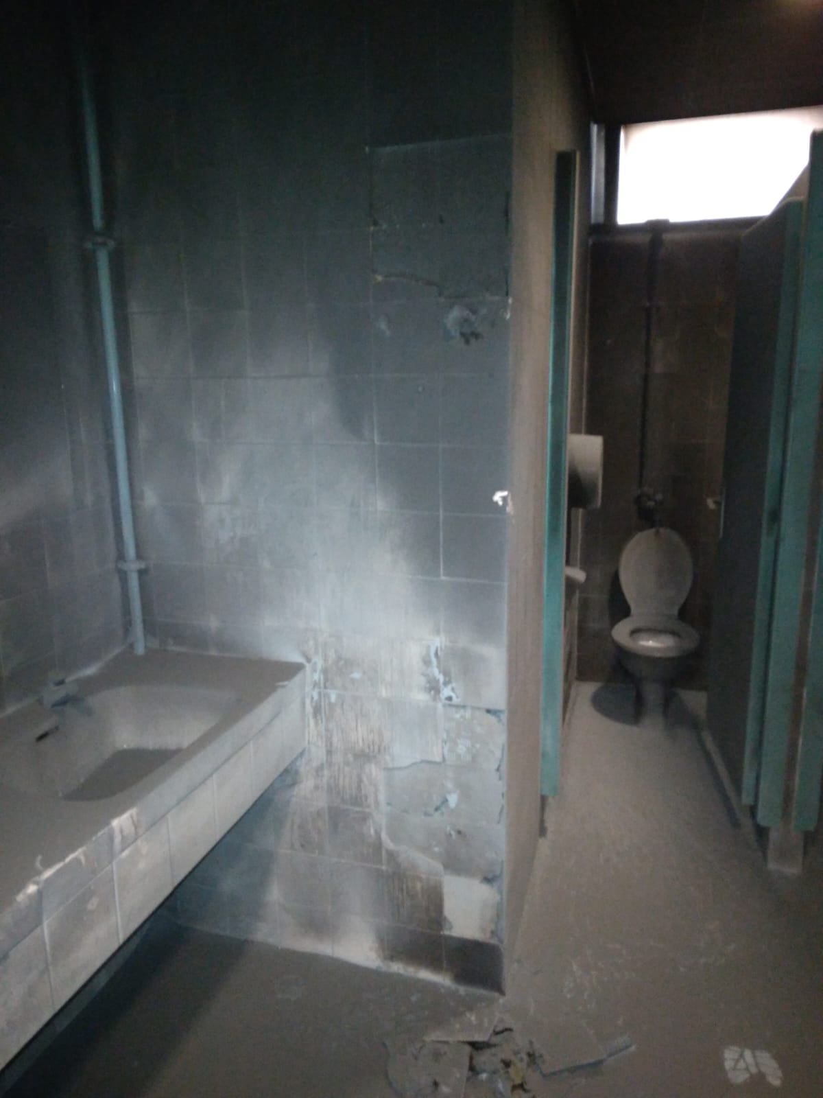 FOTO CONSORCIO PROVINCIAL BOMBEIROS – Incendio IES Arzúa..