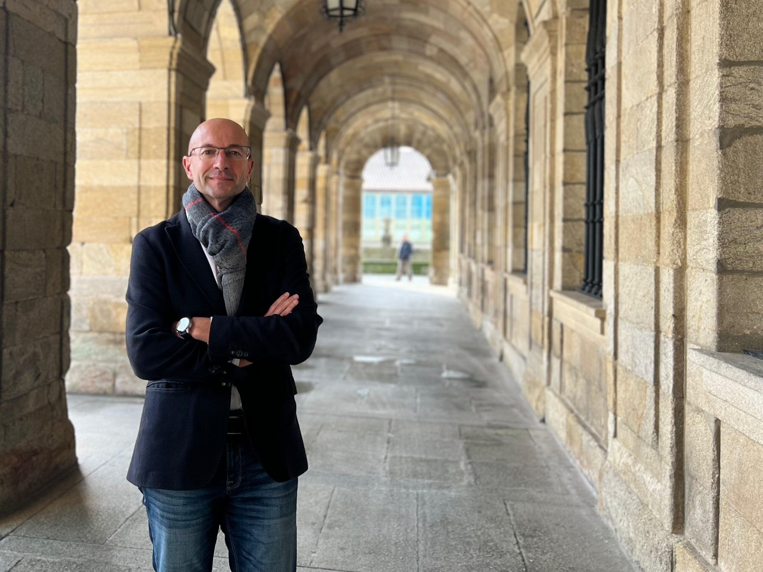 IMAXE – Gonzalo Muíños nos soportais de Raxoi