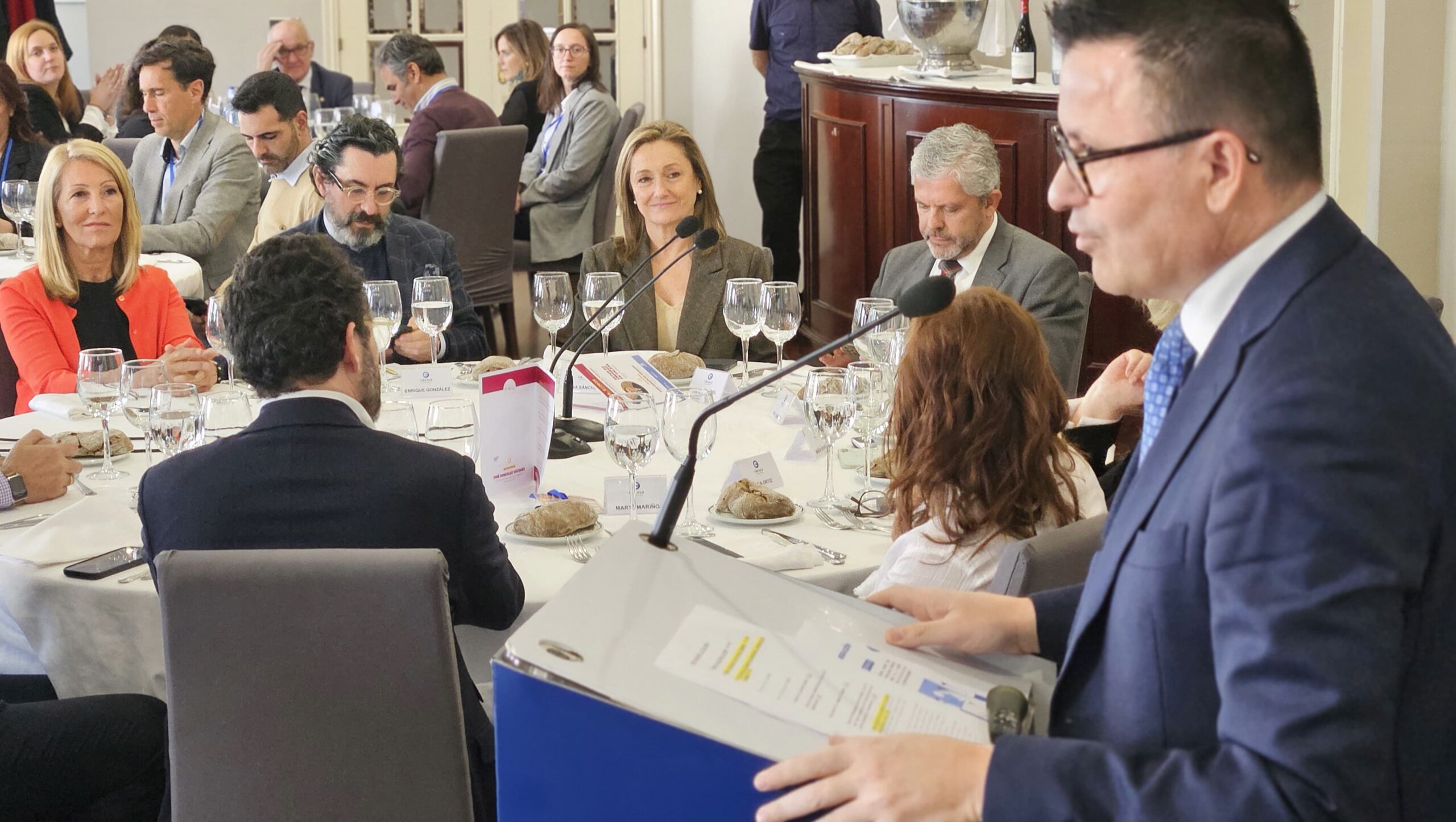 20250320_luisasanchez_almorzocirculo2