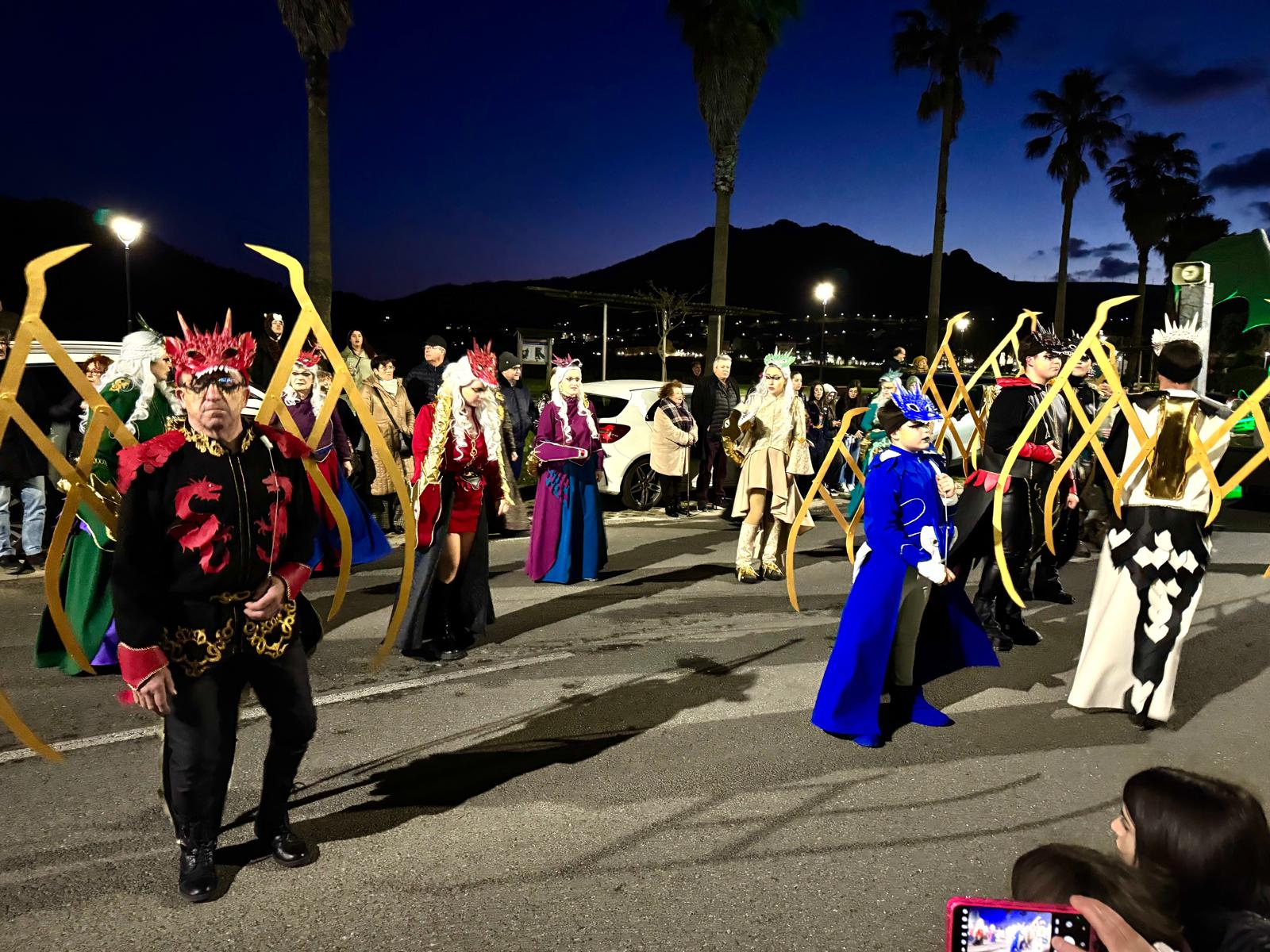 FOTO Cariño -Entroido 6 – La magia del Entroido llena las calles de Cariño