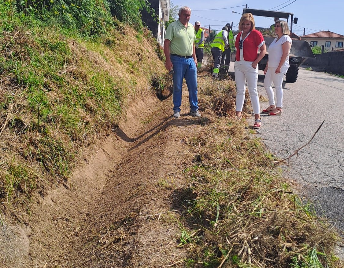 Limpeza cunetas Vilar