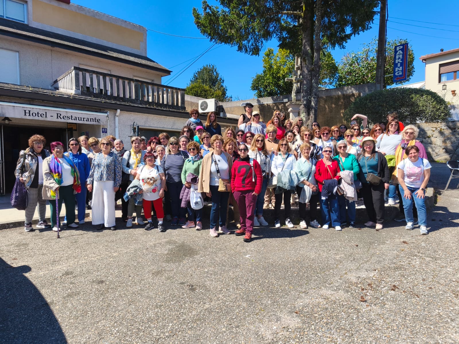 XVI Encontro de Mullleres_foto grupal de todas as asistentes