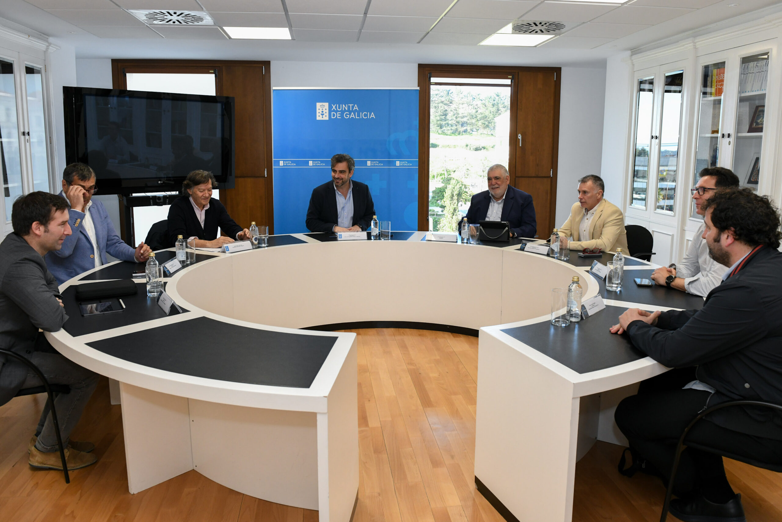 O conselleiro de Presidencia, Xustiza e Deportes, Diego Calvo, r