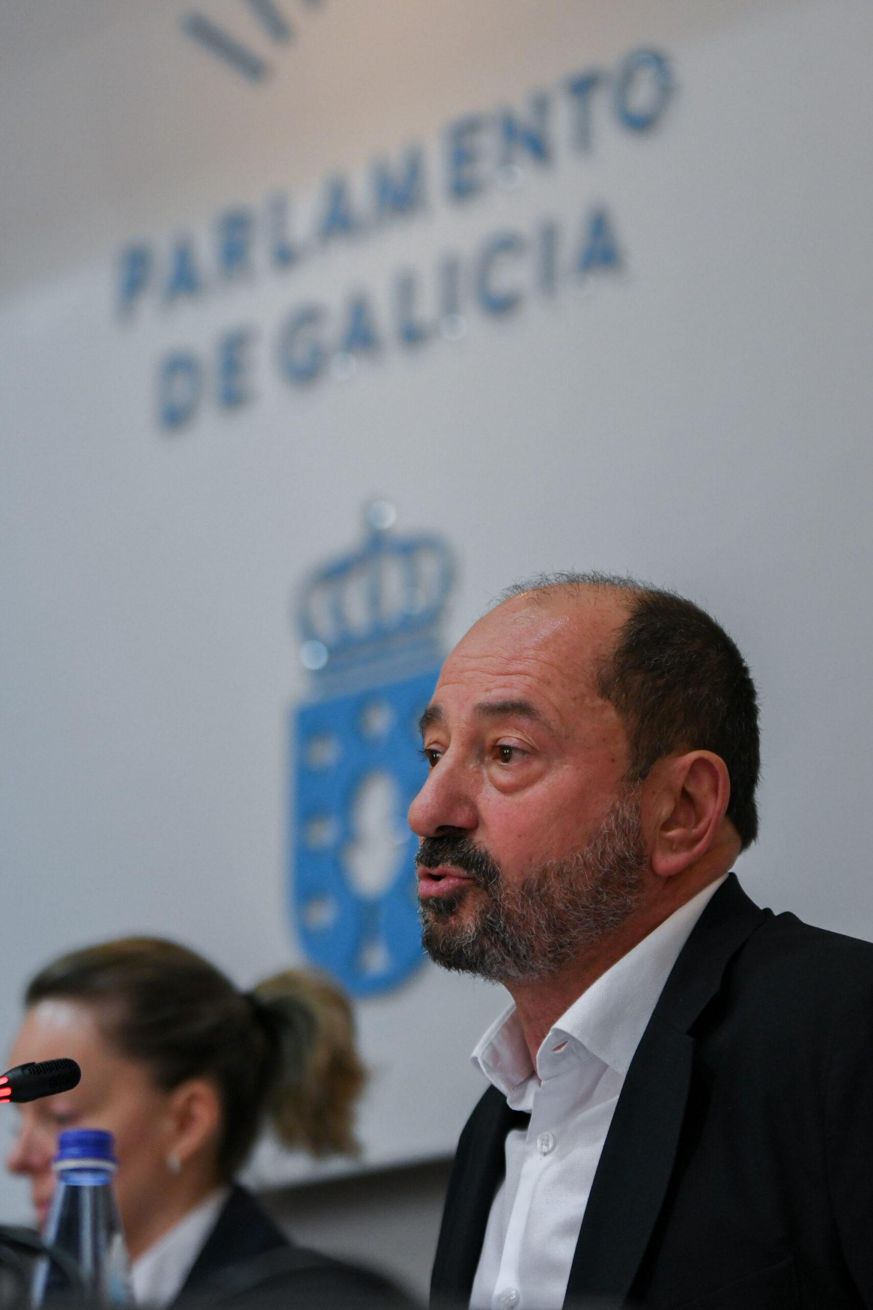 O director de Turismo de Galicia, Xosé Merelles, responde na Co