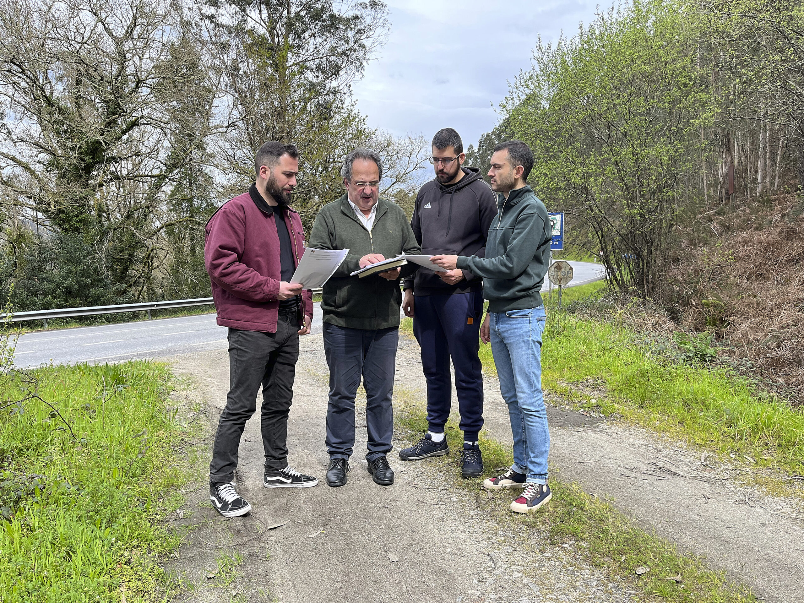 Ernesto Filgueira e outros membros do BNG na Volta de Calvelo