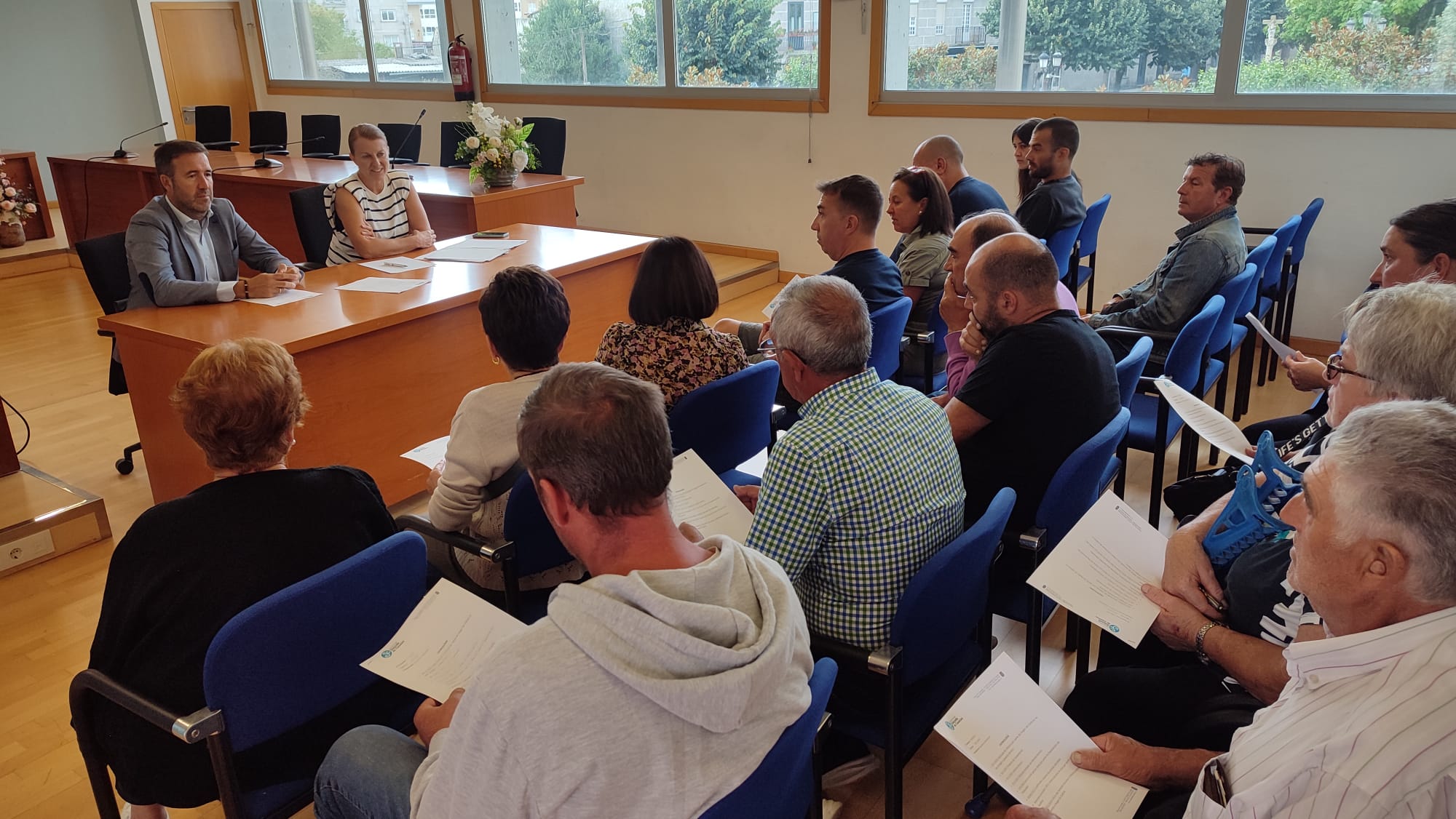 REUNIÓN COA VECIÑANZA CERQUIDO