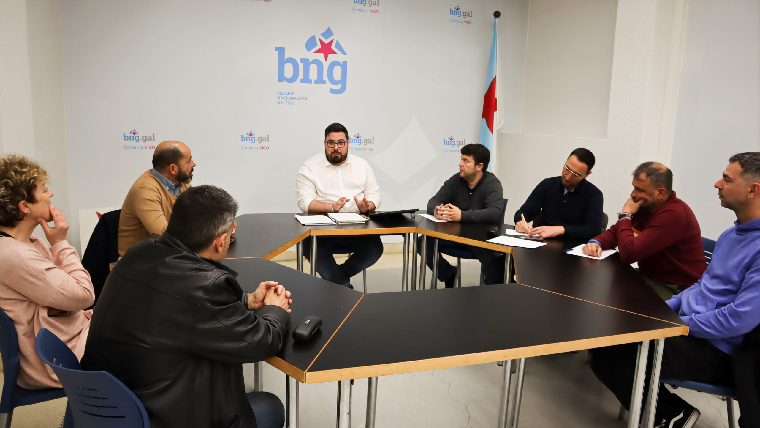 Xabier P. Igrexas con representantes do Comité de Vitrasa