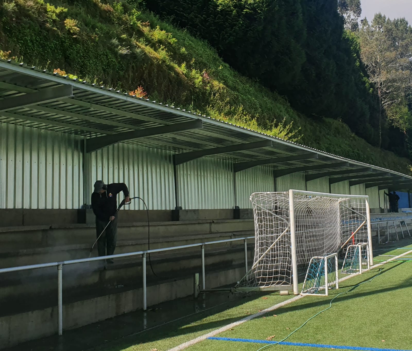 foto campo futbol (operario)