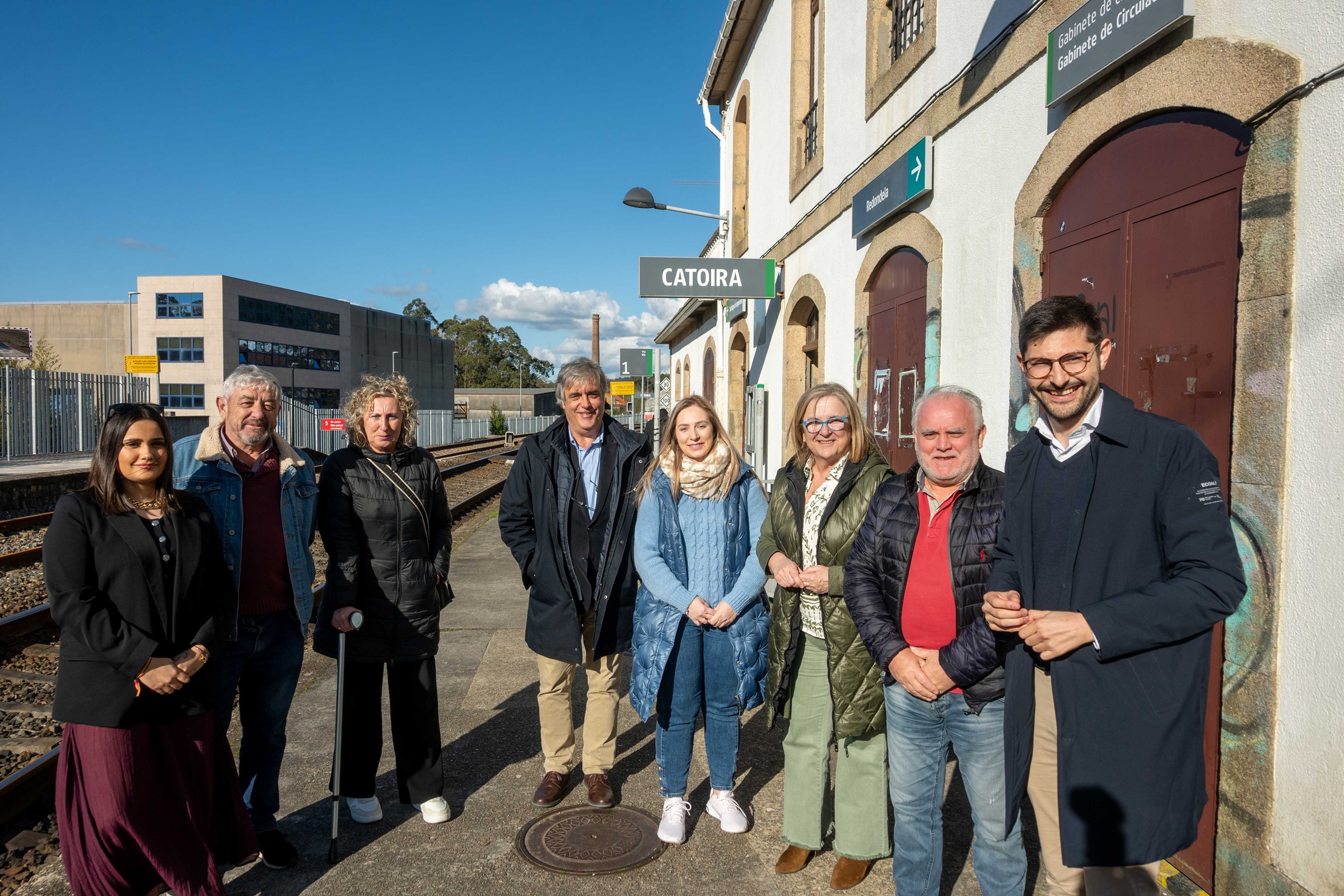 20250508_DeputadosCongresoPP_EstaciónTren_Catoira_b
