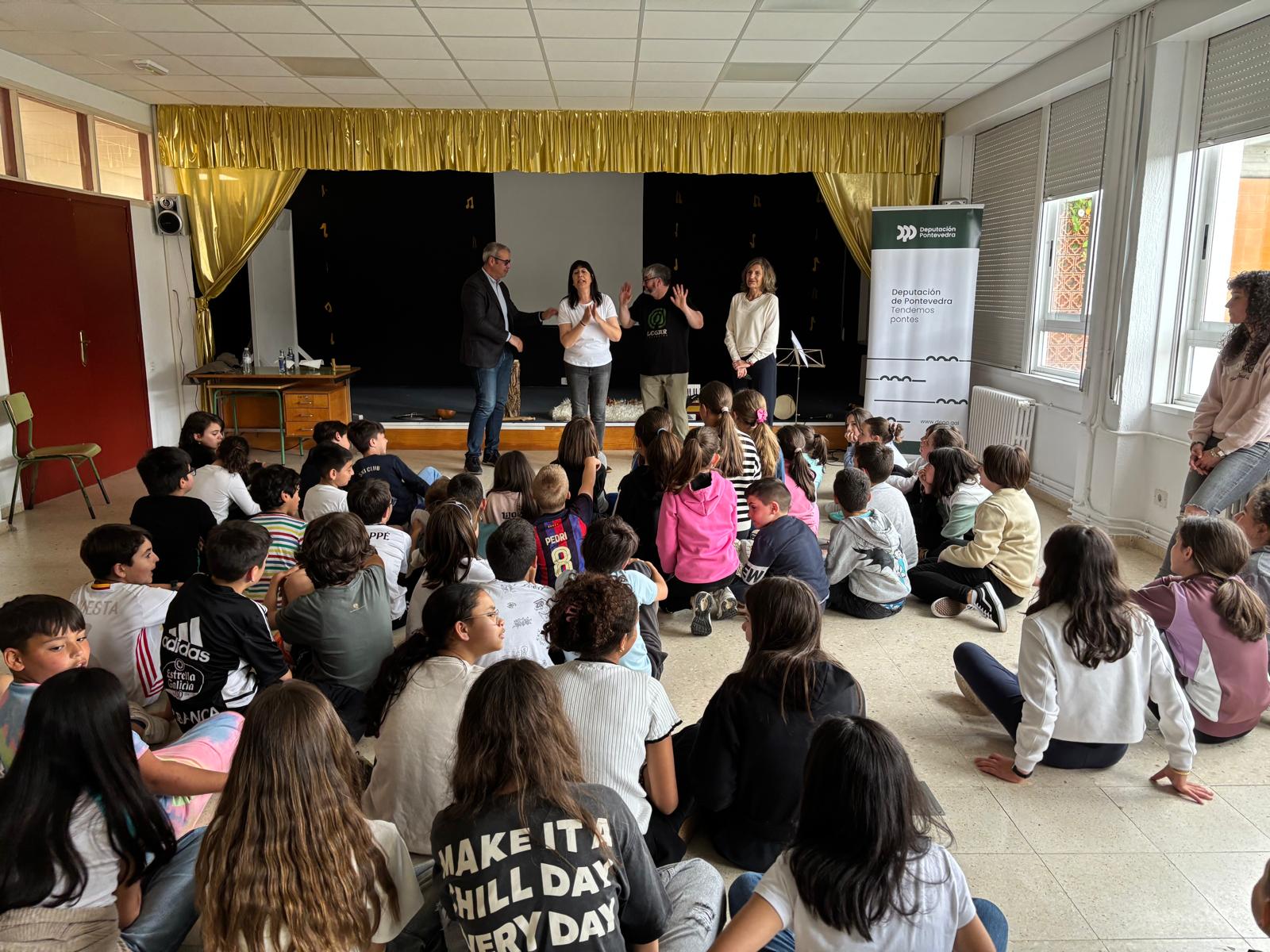 20250519_Belén Cachafeiro instrumentos memoria Silleda2