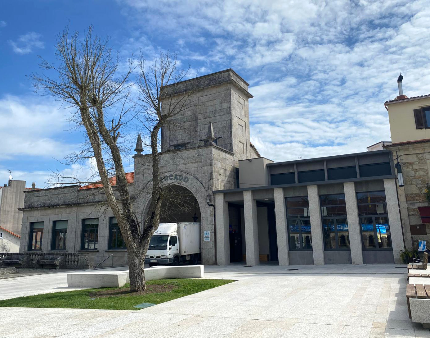O Concello saca a licitacioìn o espazo gastronoìmico do Mercado do Rosal