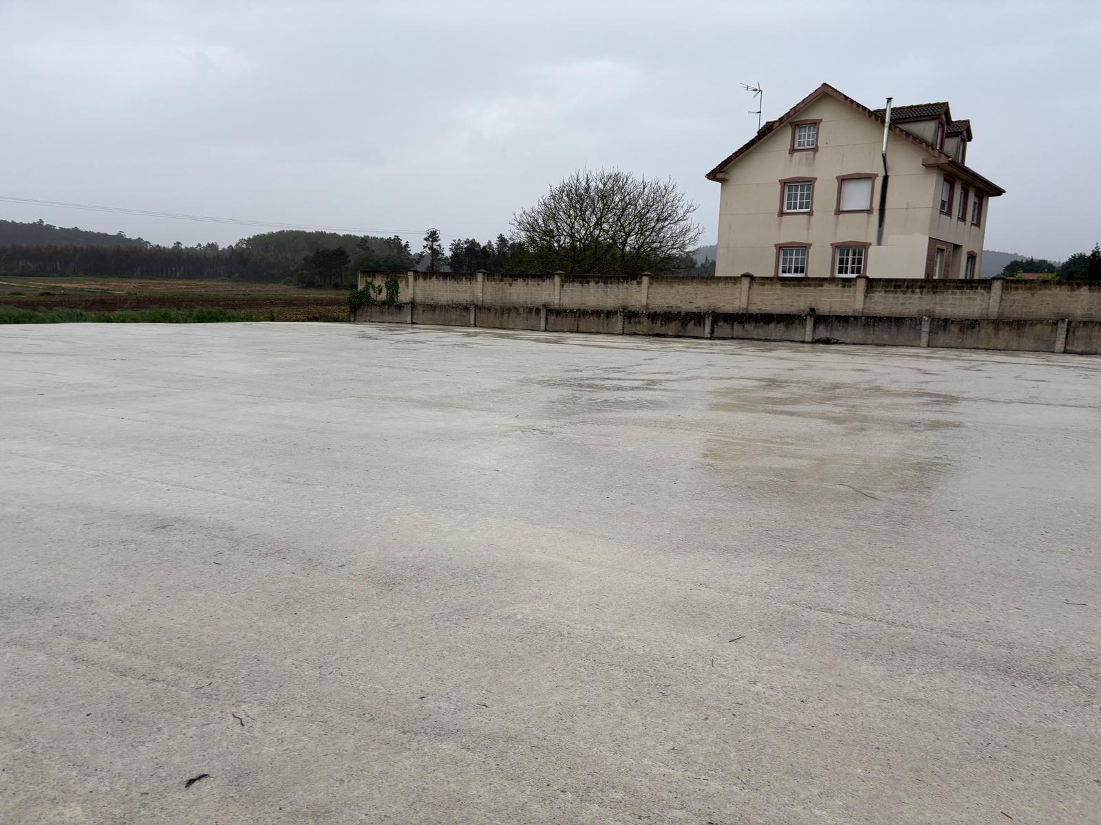 FOTO PONTECESO- Aparcadoiro Cores 4