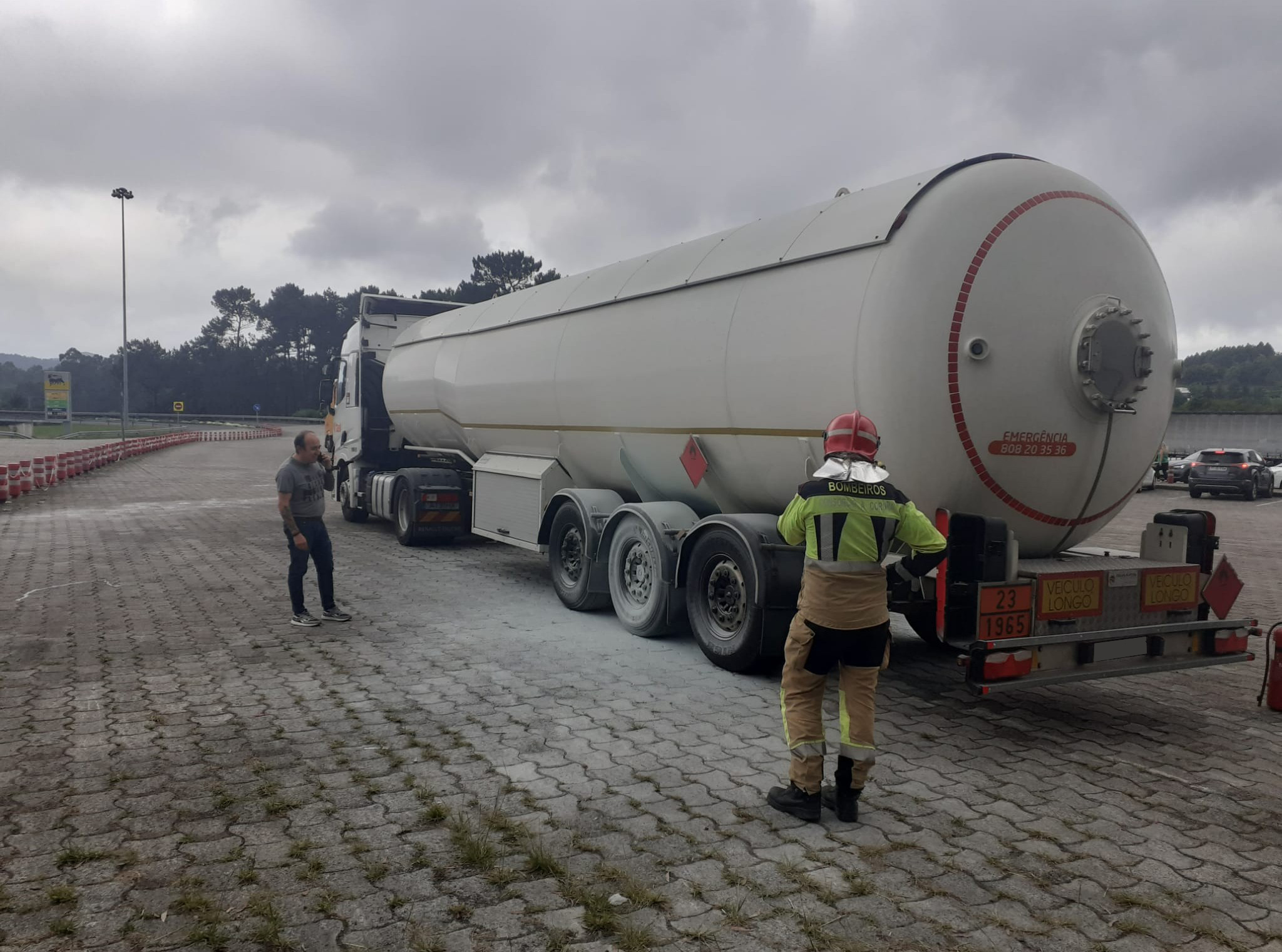 Incendio camión concello de Teo