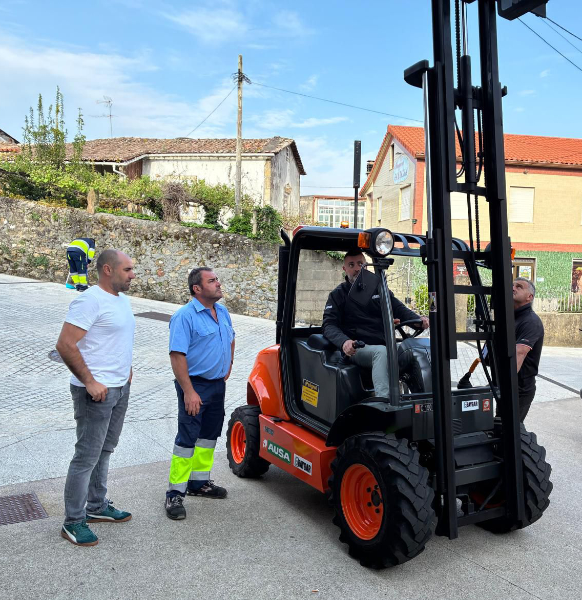 O Rosal reforza os servizos municipais cunha nova carretilla elevadora multifuncional