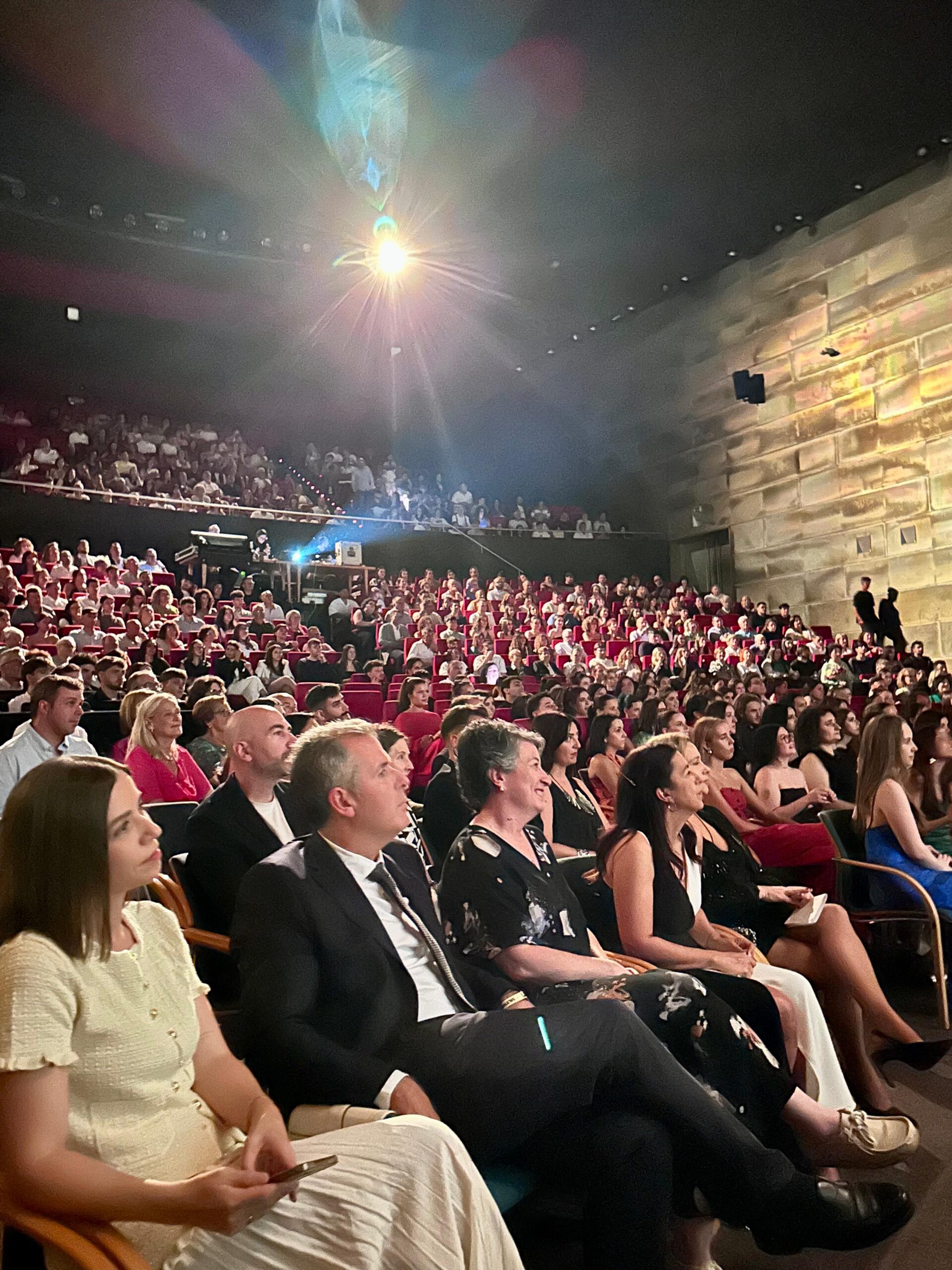 PÉ FOTO RAFA DOMINGUEZ GRADUACION PUBLICIDADE (1) (1)