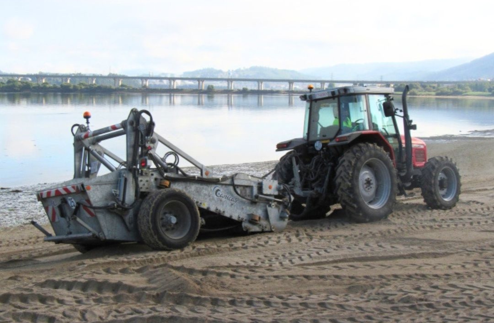 limpeza praia Puntal, hoxe