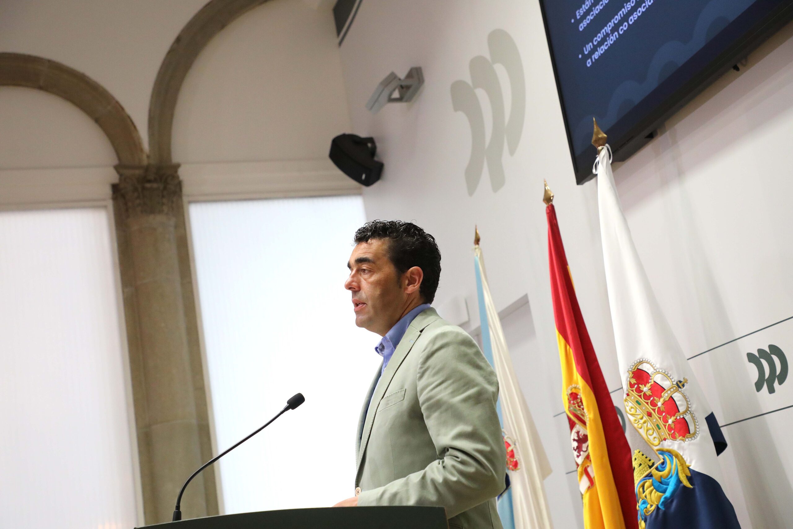 20250704_conferencia_rafaestevez_03