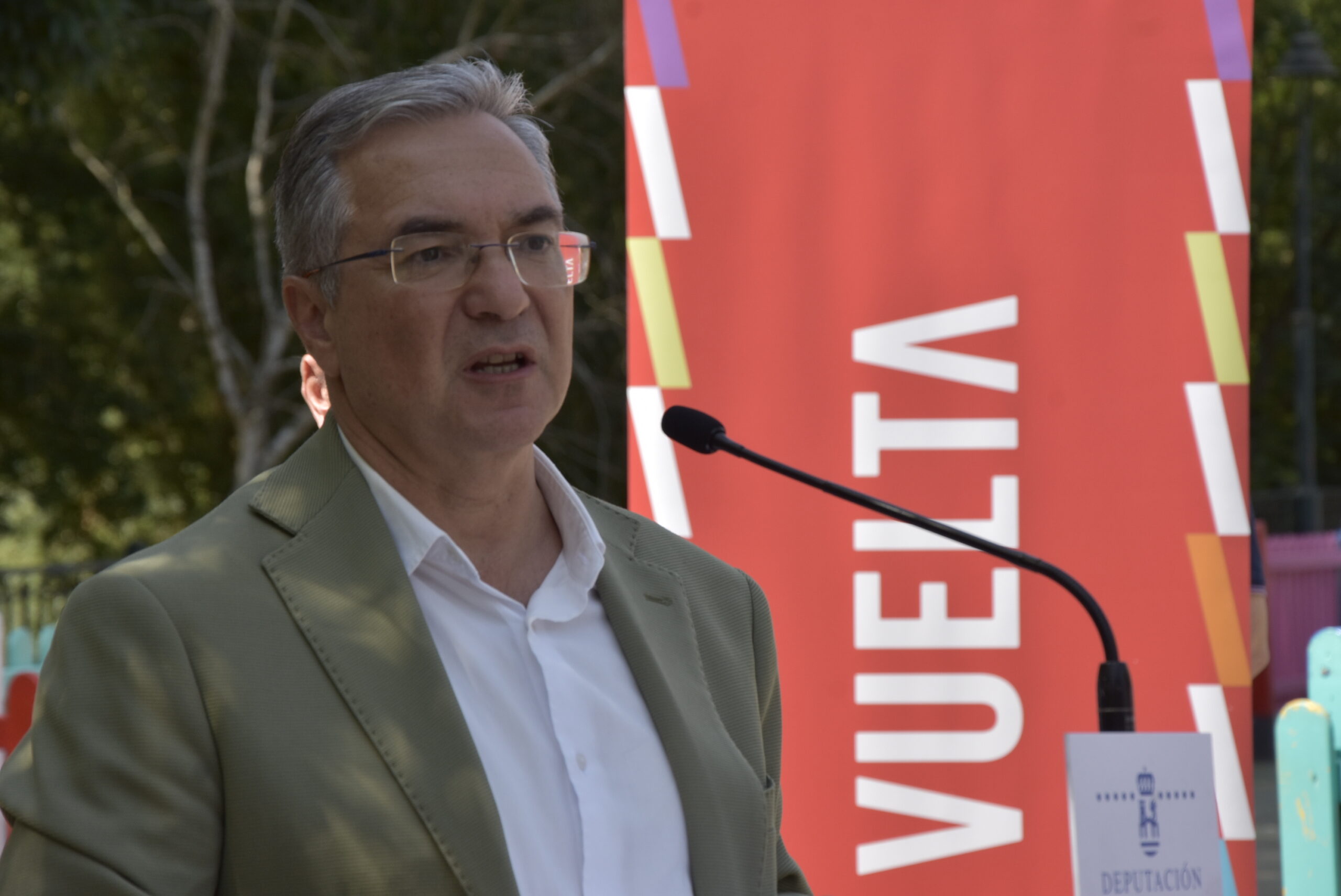 Foto presentación etapa La Vuelta no Barco de Valdeorras_2