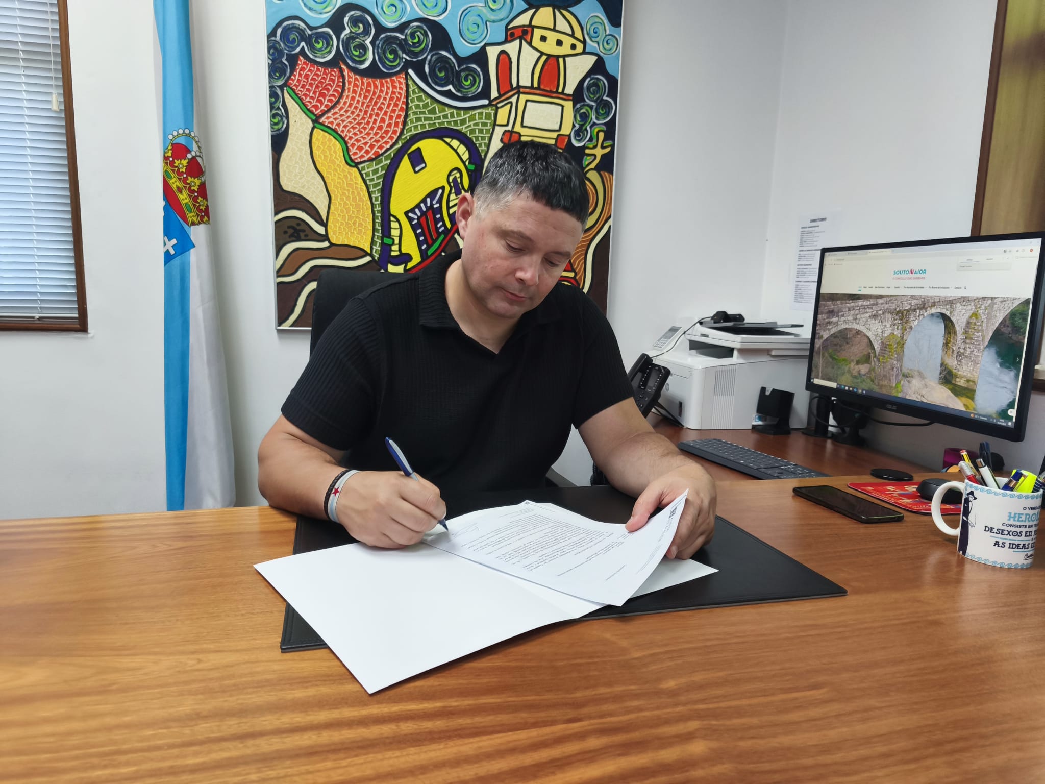 Manu Lourenzo no seu despacho