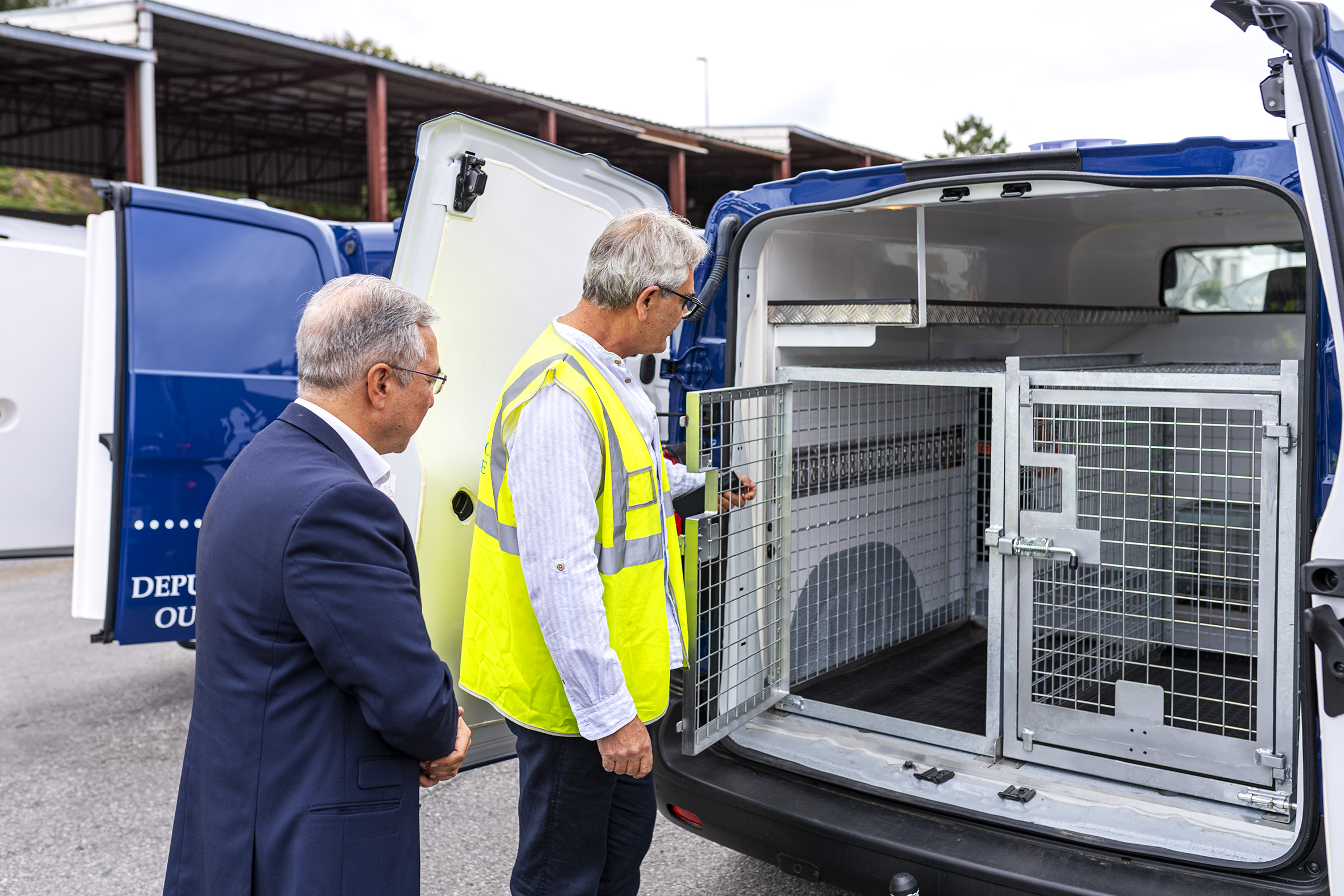 Novos vehículos Parque Móbil 2