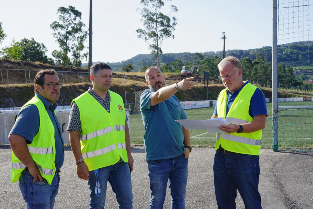 Pablo Garrido e Manu Lourenzo arranxo campo Graciano Padín