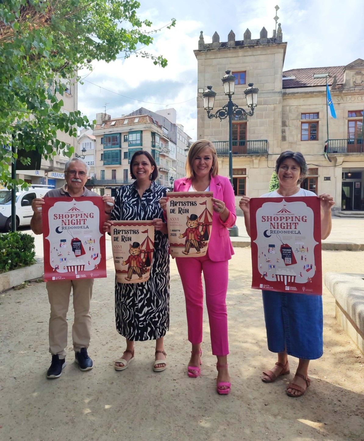 Presentación Artistas de Rúa e Shopping Night