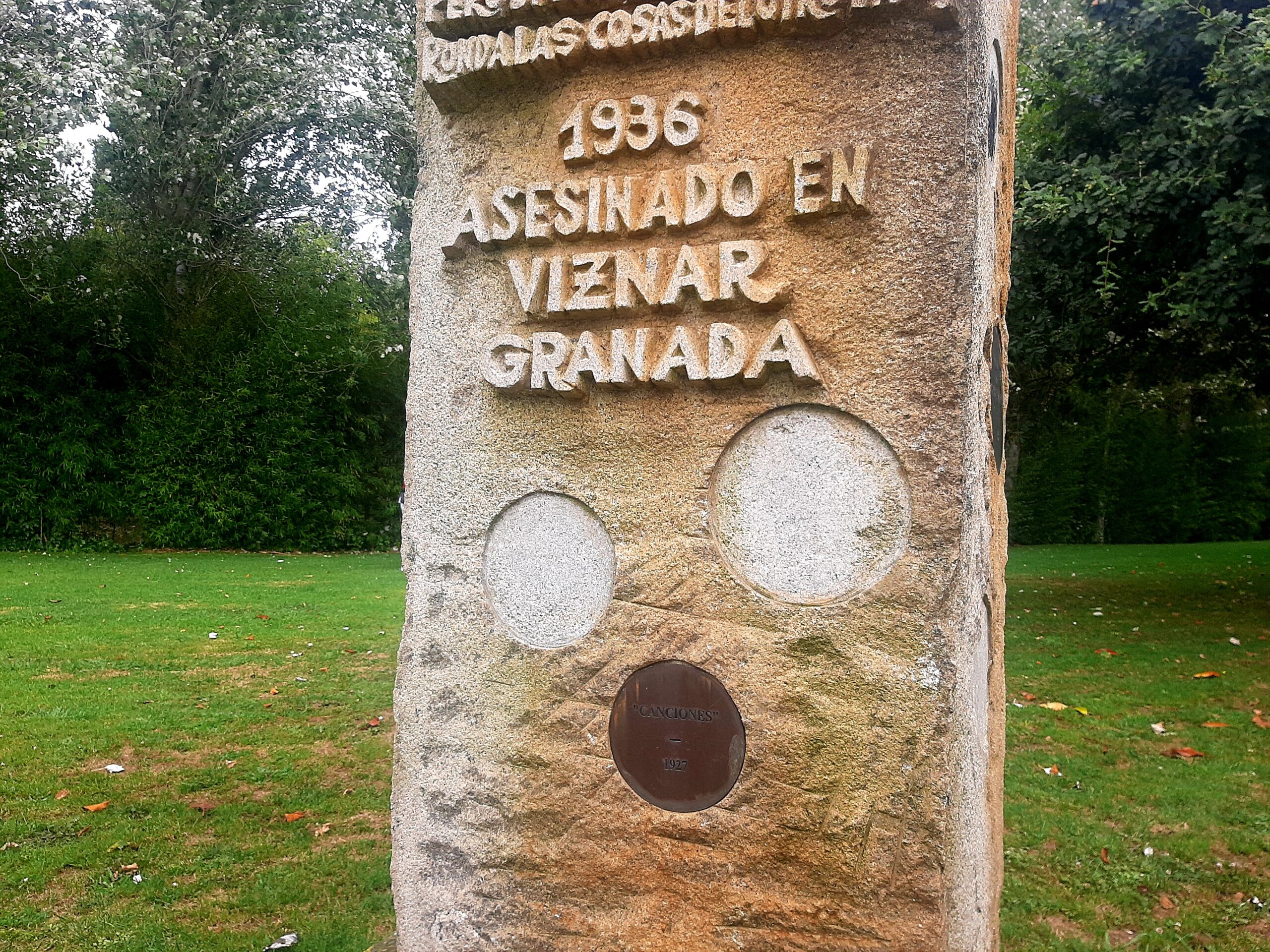 deterioro_monolito_lorca_santacruz