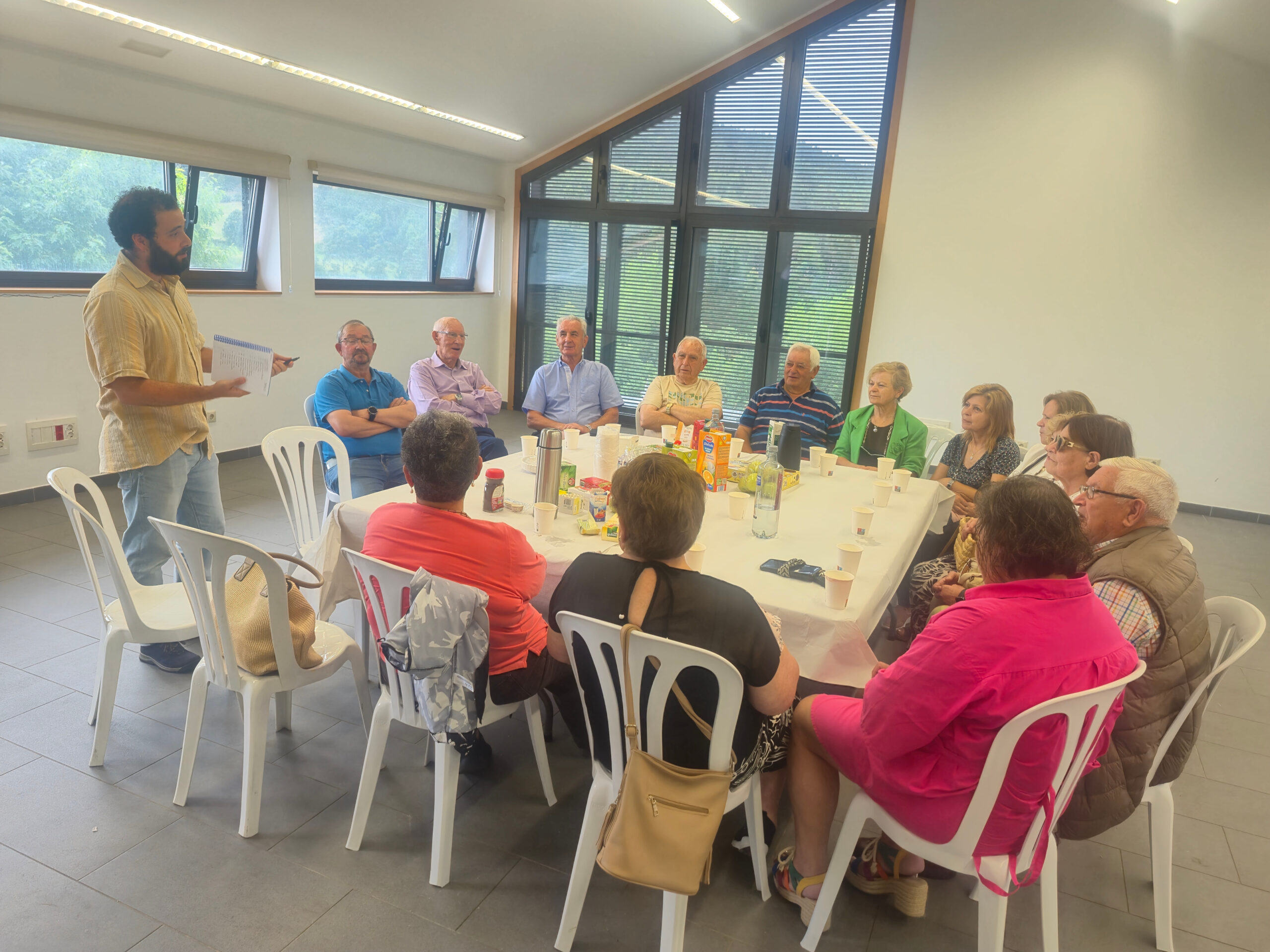 2025.08.18.- Almorzo informativo Aloumiños en Vilaño