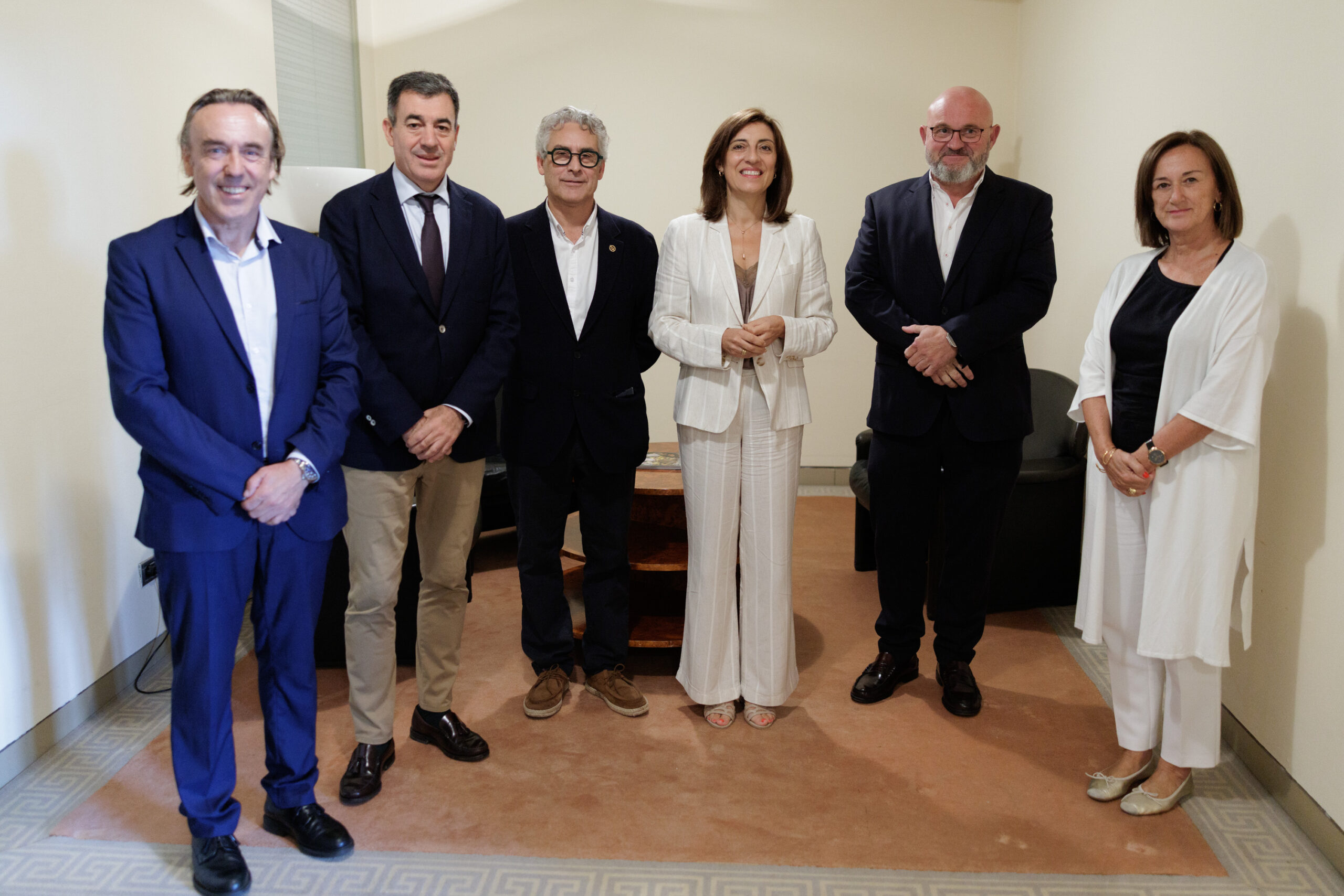 Sinatura convenio con Travega