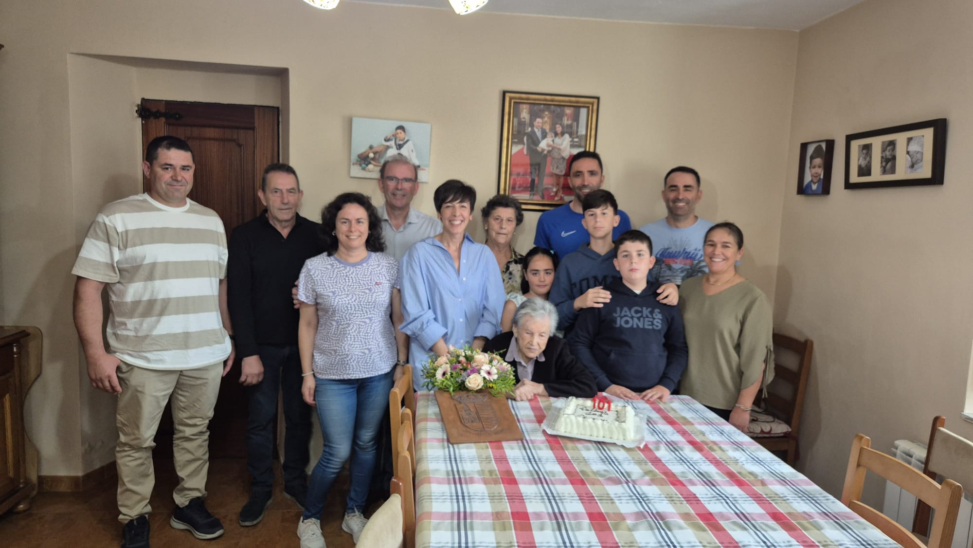 MIÑO – Visita a dos vecinos que cumplen 101 años-