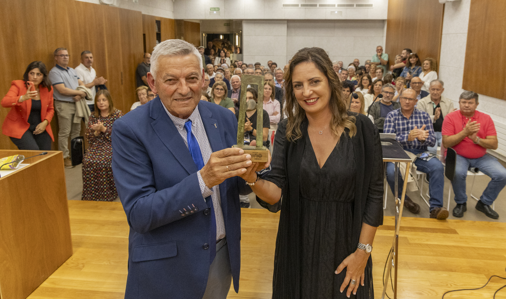 Tomiño rendeu homenaxe a Manolo Manolo Álvarez por toda unha vida comprometido co ben común