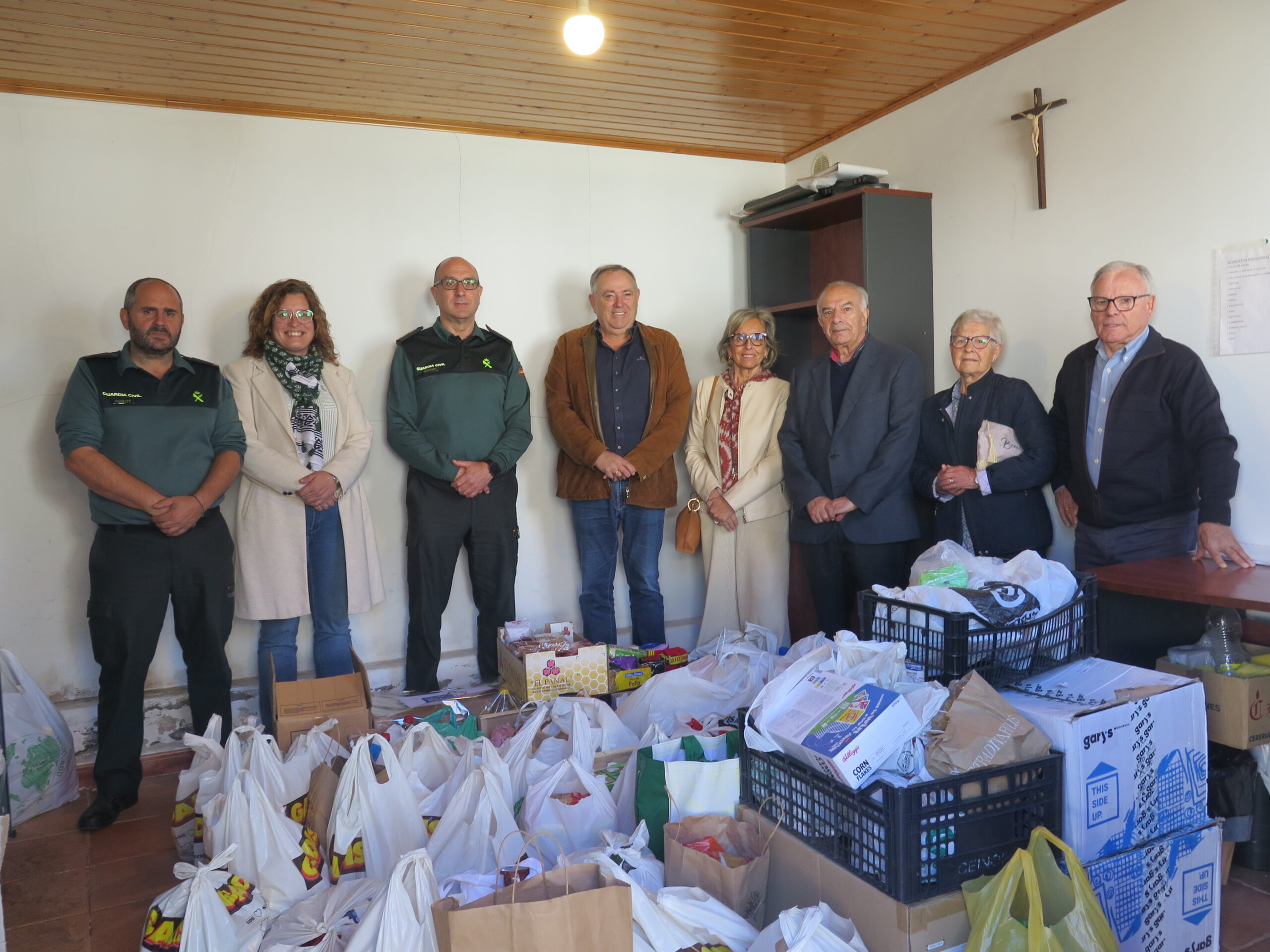 2025.10.27.- Entrega alimentos Cáritas da Laracha