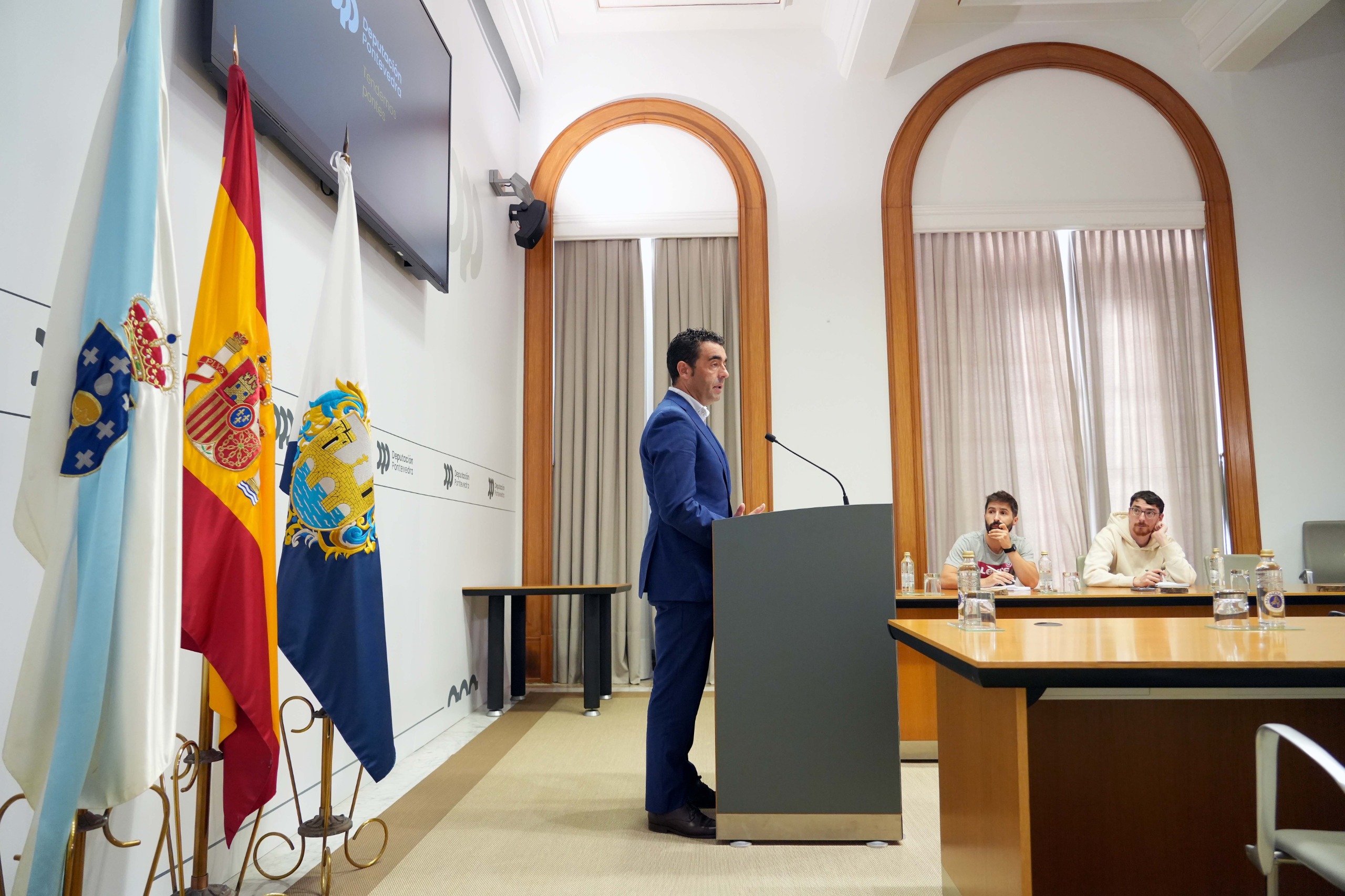 20250912_luislopez_roldadeprensa_rafaestevez3