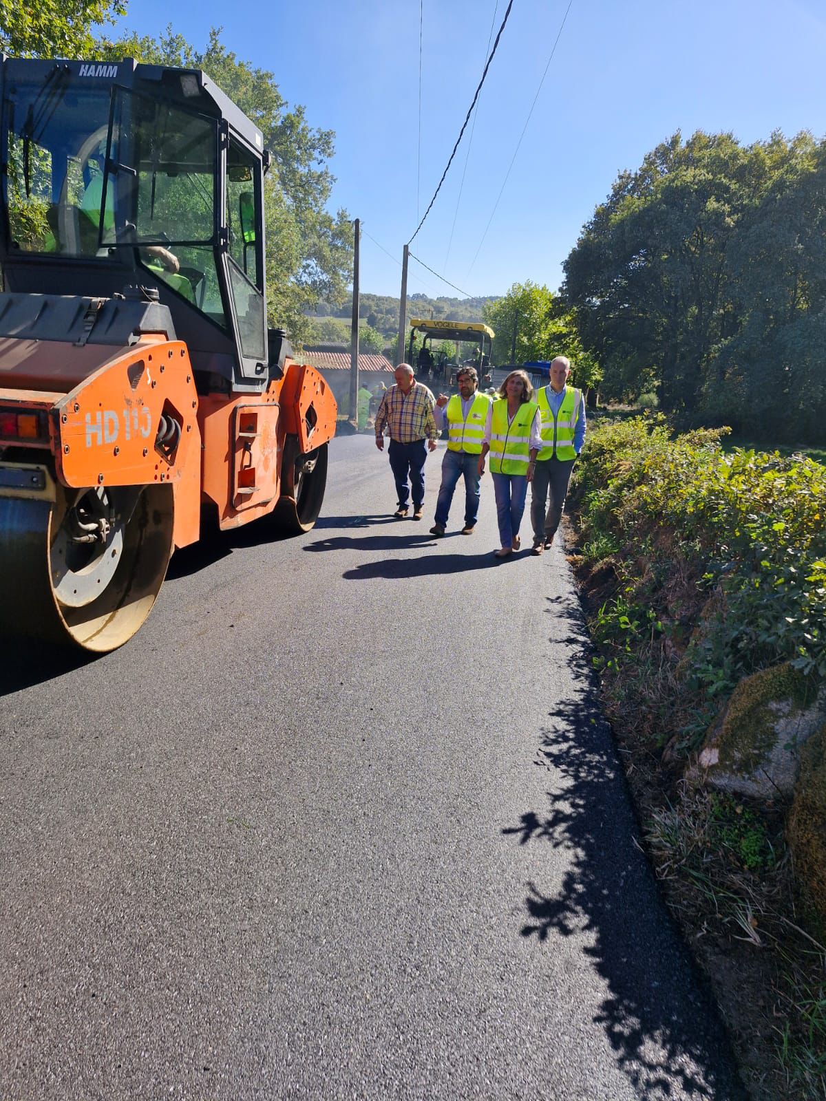 20250925 belen cachafeiro visita estradas provinciais rodeiro