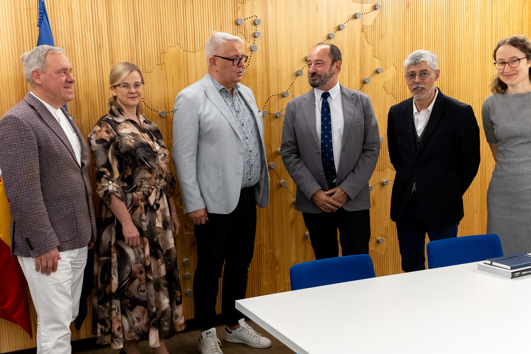 20251009 PeDeFotoDelegaciónPolonia3