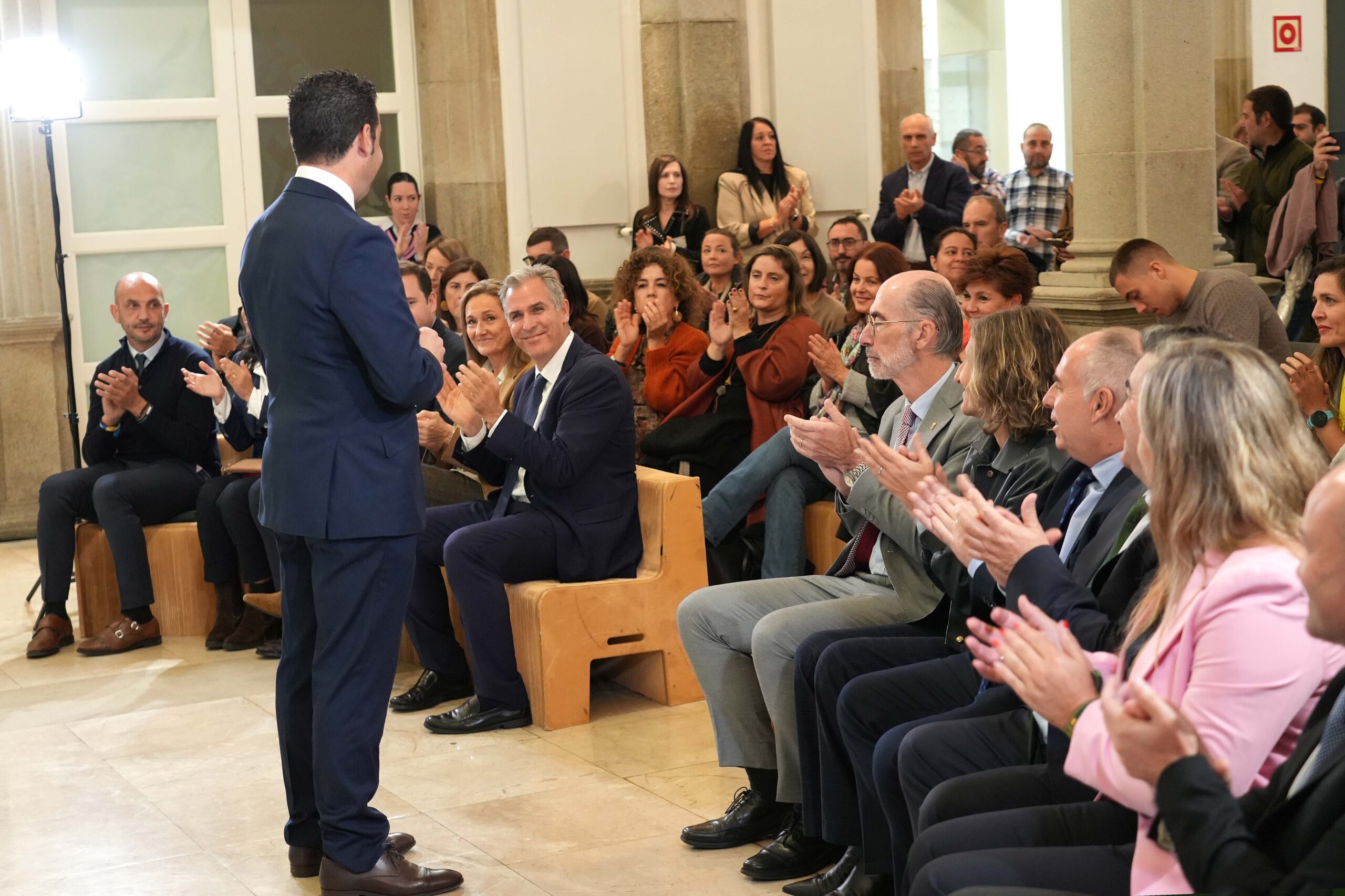 20251028_orzamentos_rafaestevez_12