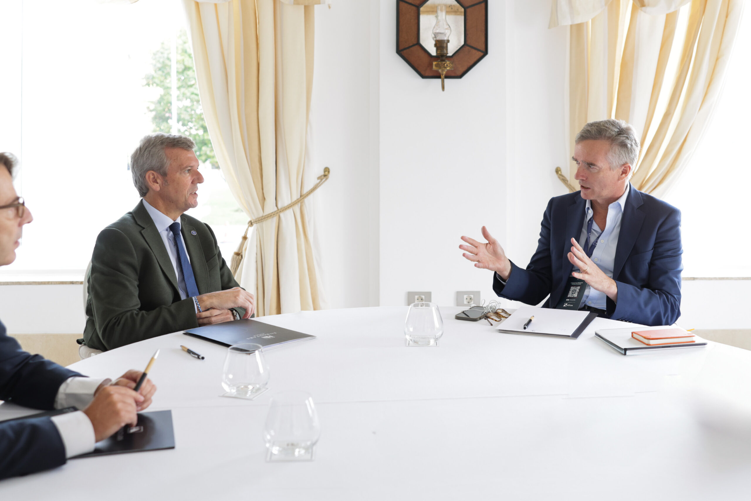 Reunión co embaixador do Reino Unido