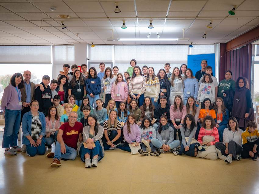 A infancia do Rosal toma a palabra para facer fronte aos riscos das redes sociais 02