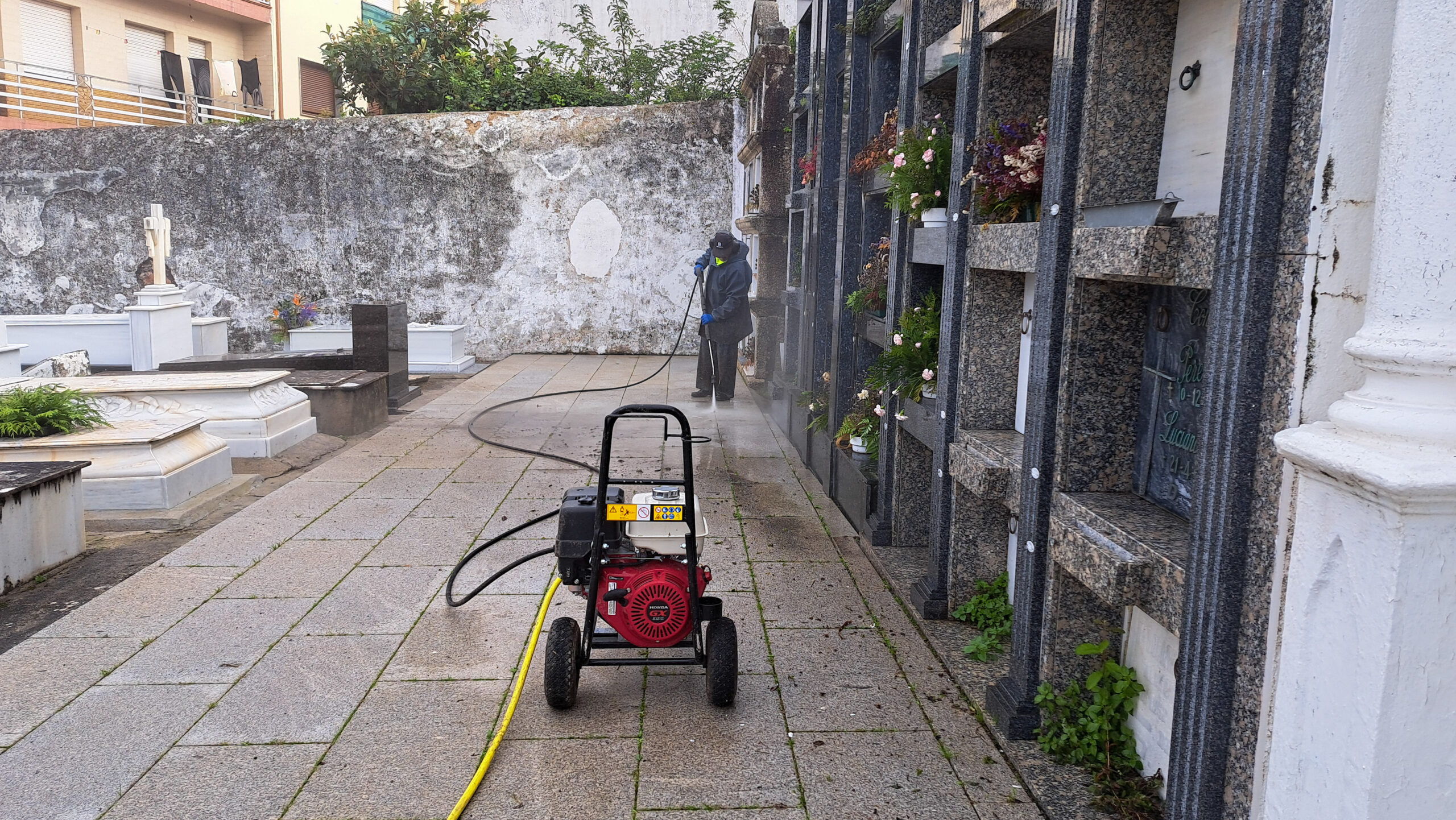 Ampliacioěn horario cemiterios Toědolos Santos 2025 (1)